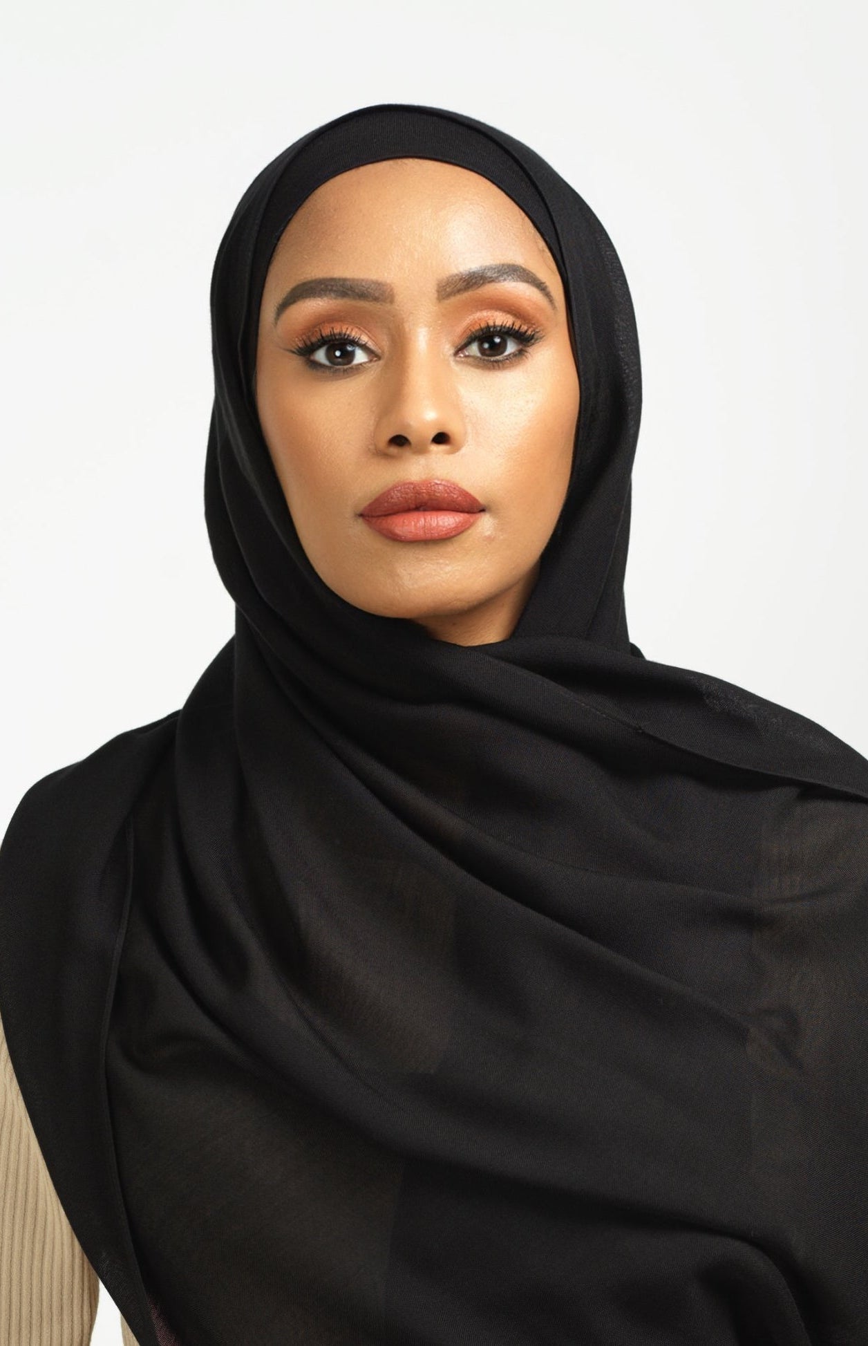 Black Modal hijab Kabayare