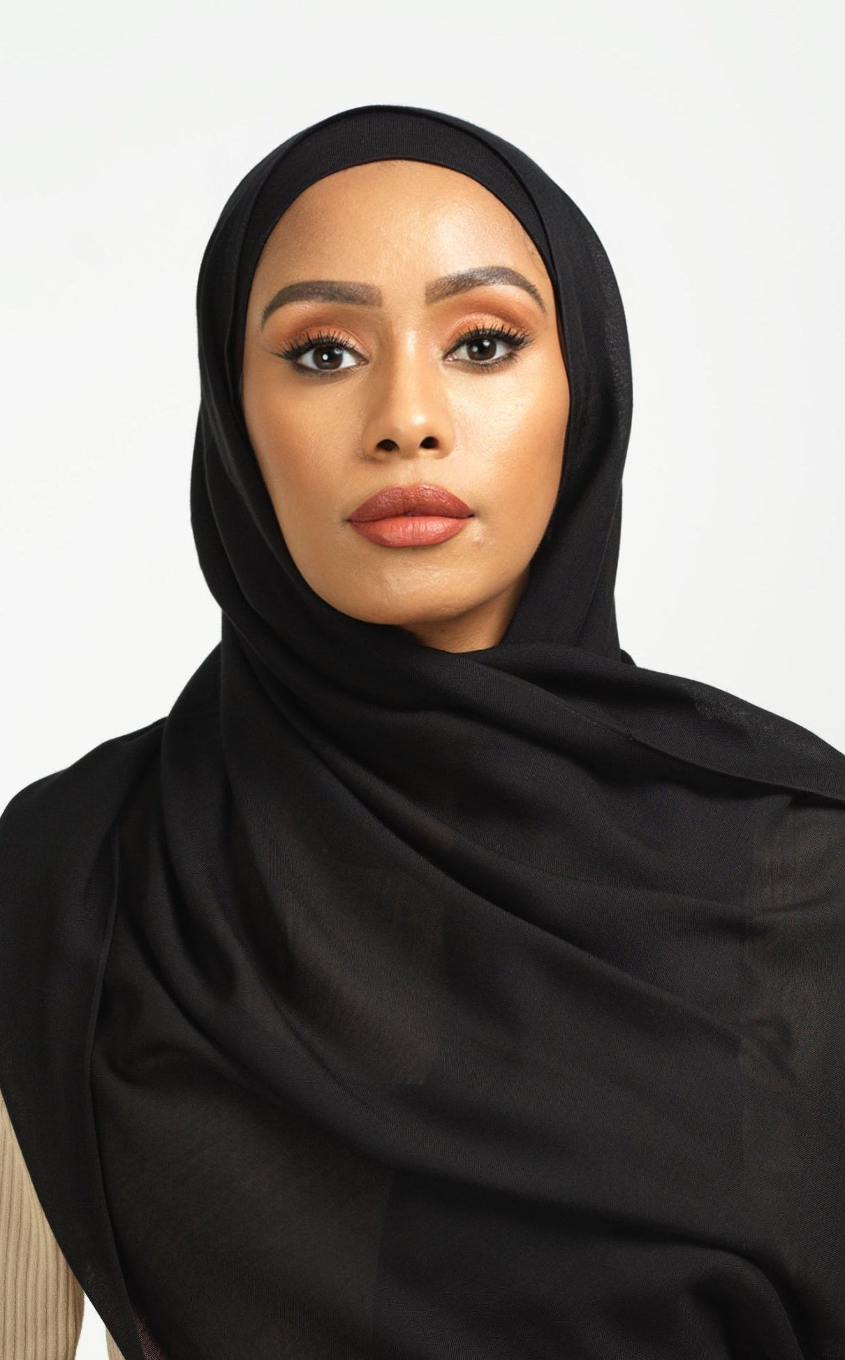 Black Modal hijab Kabayare