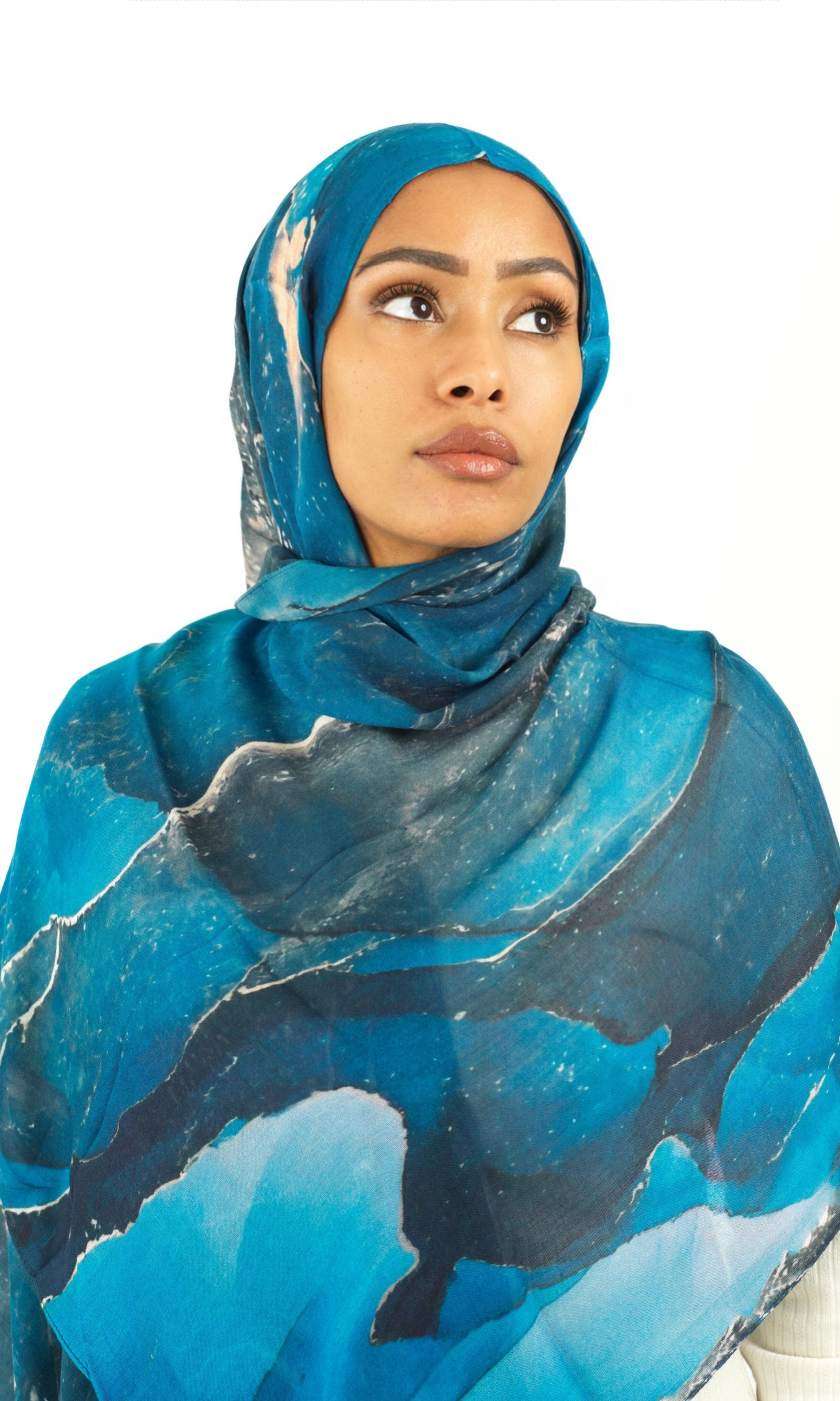 Blue wave art modal print hijab Kabayare