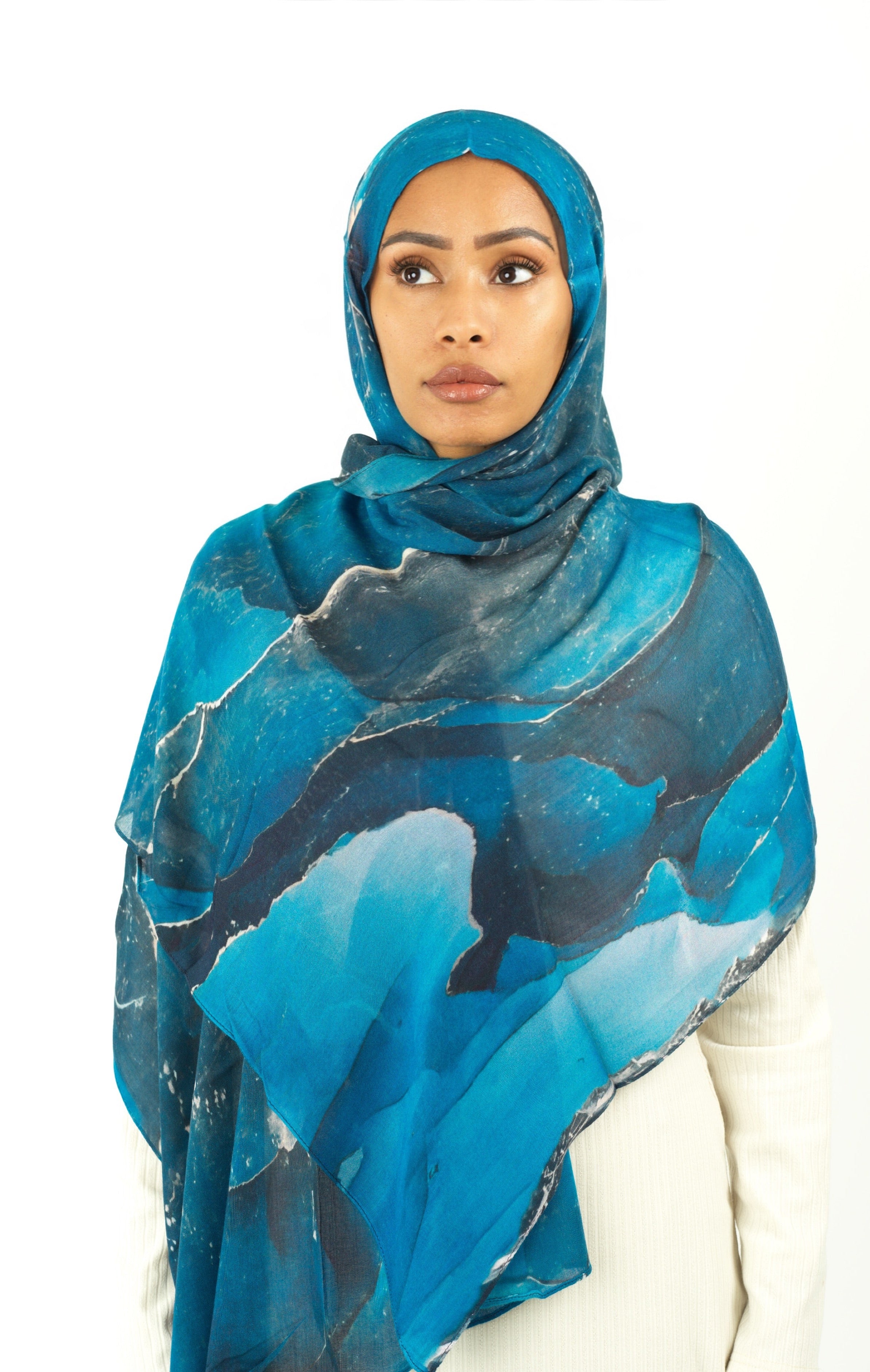Blue wave art modal print hijab Kabayare
