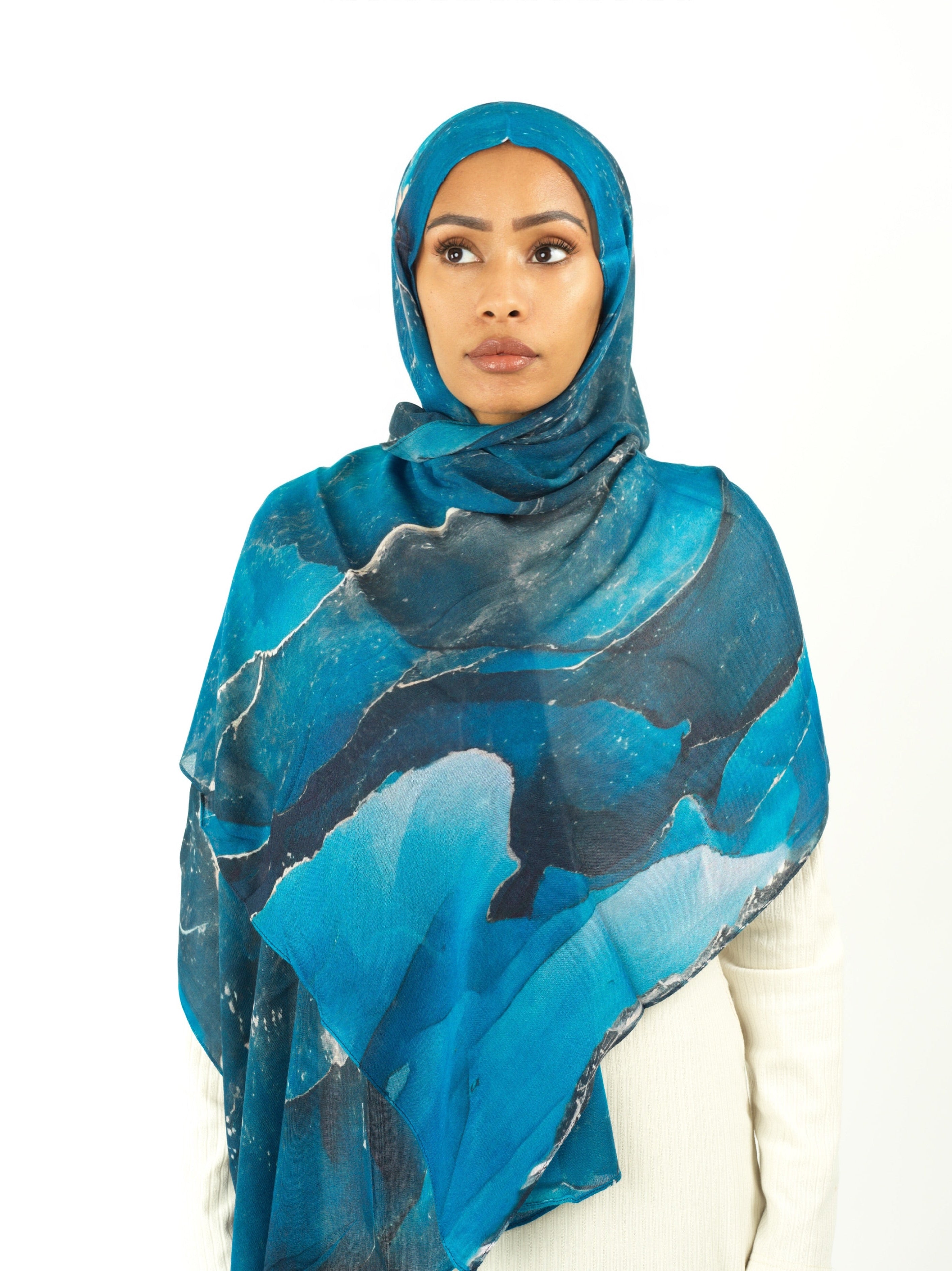 Blue wave art modal print hijab Kabayare