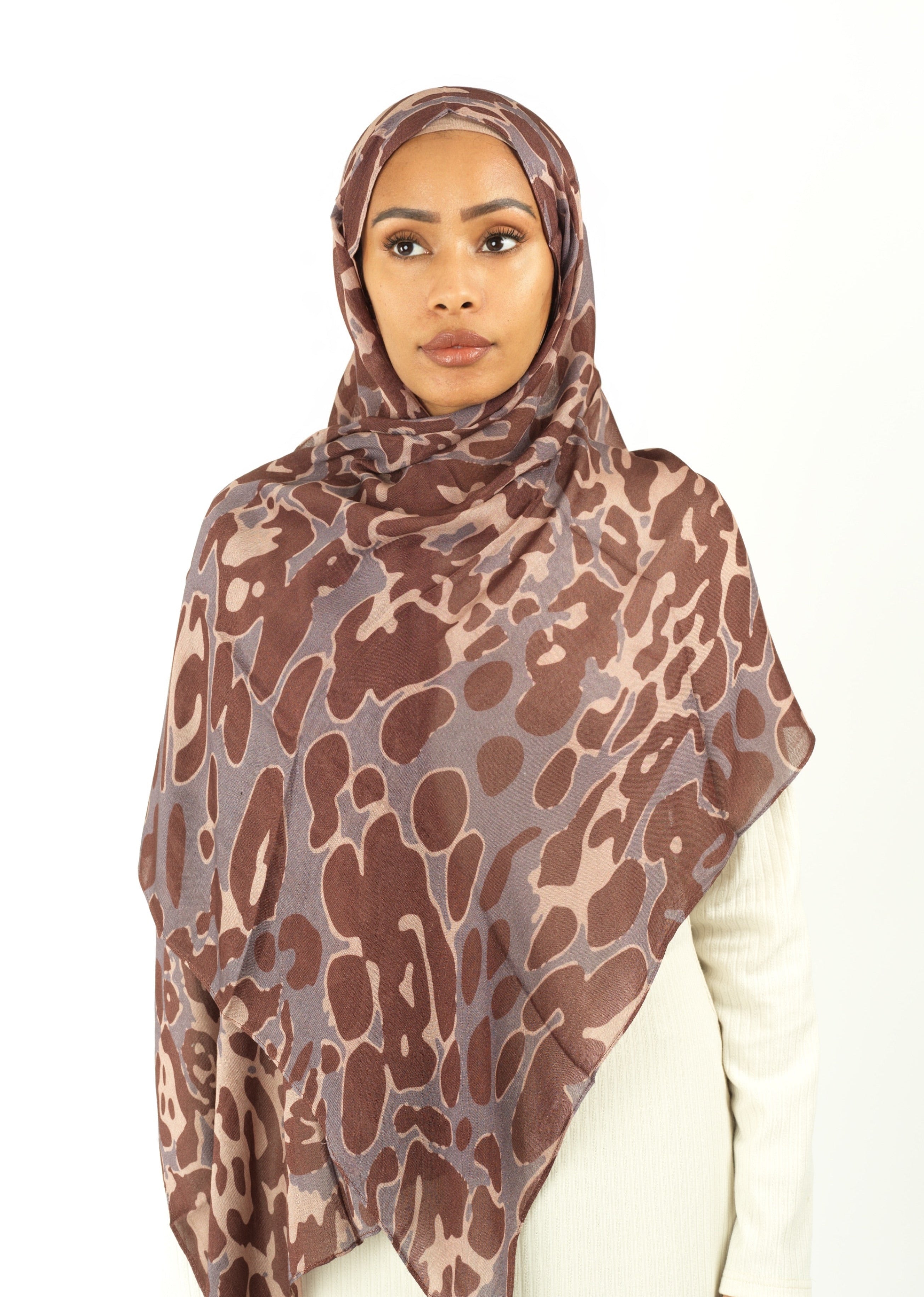 Blush Leo color modal print hijab Kabayare