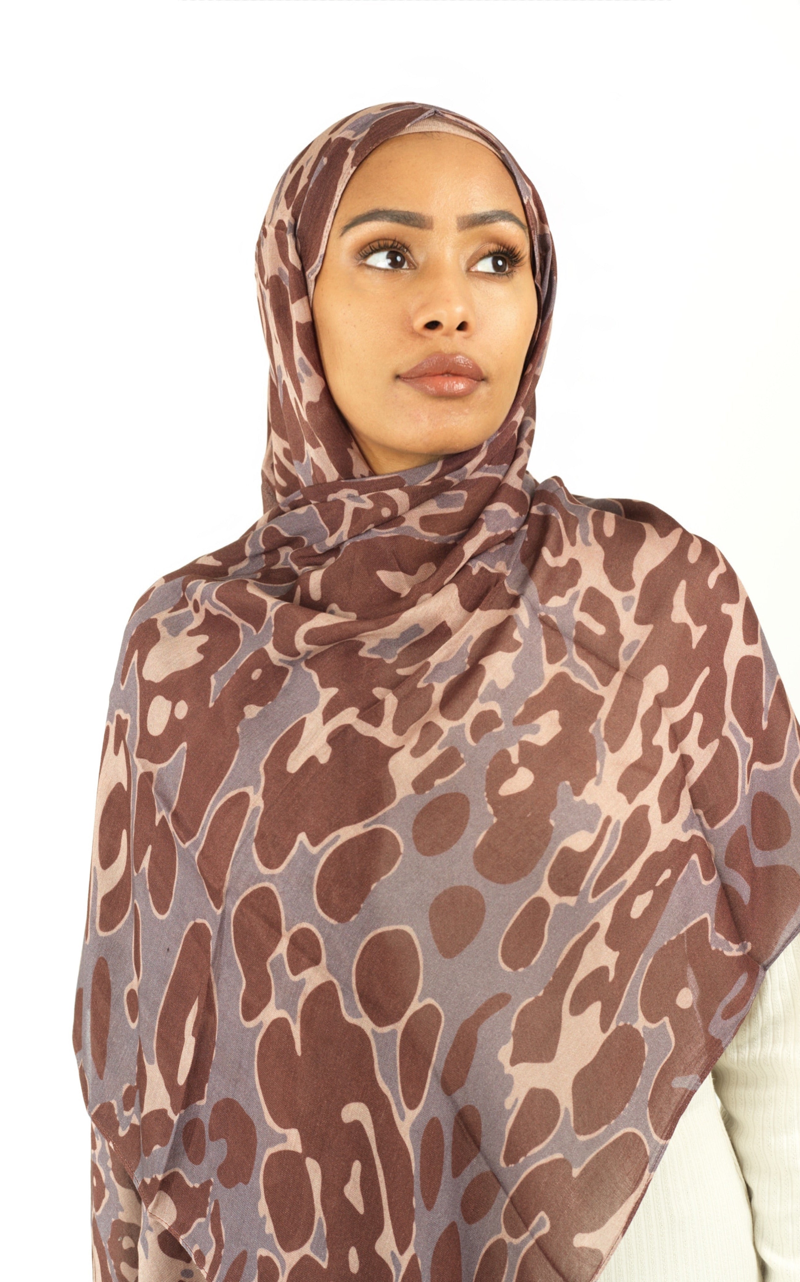 Blush Leo color modal print hijab Kabayare