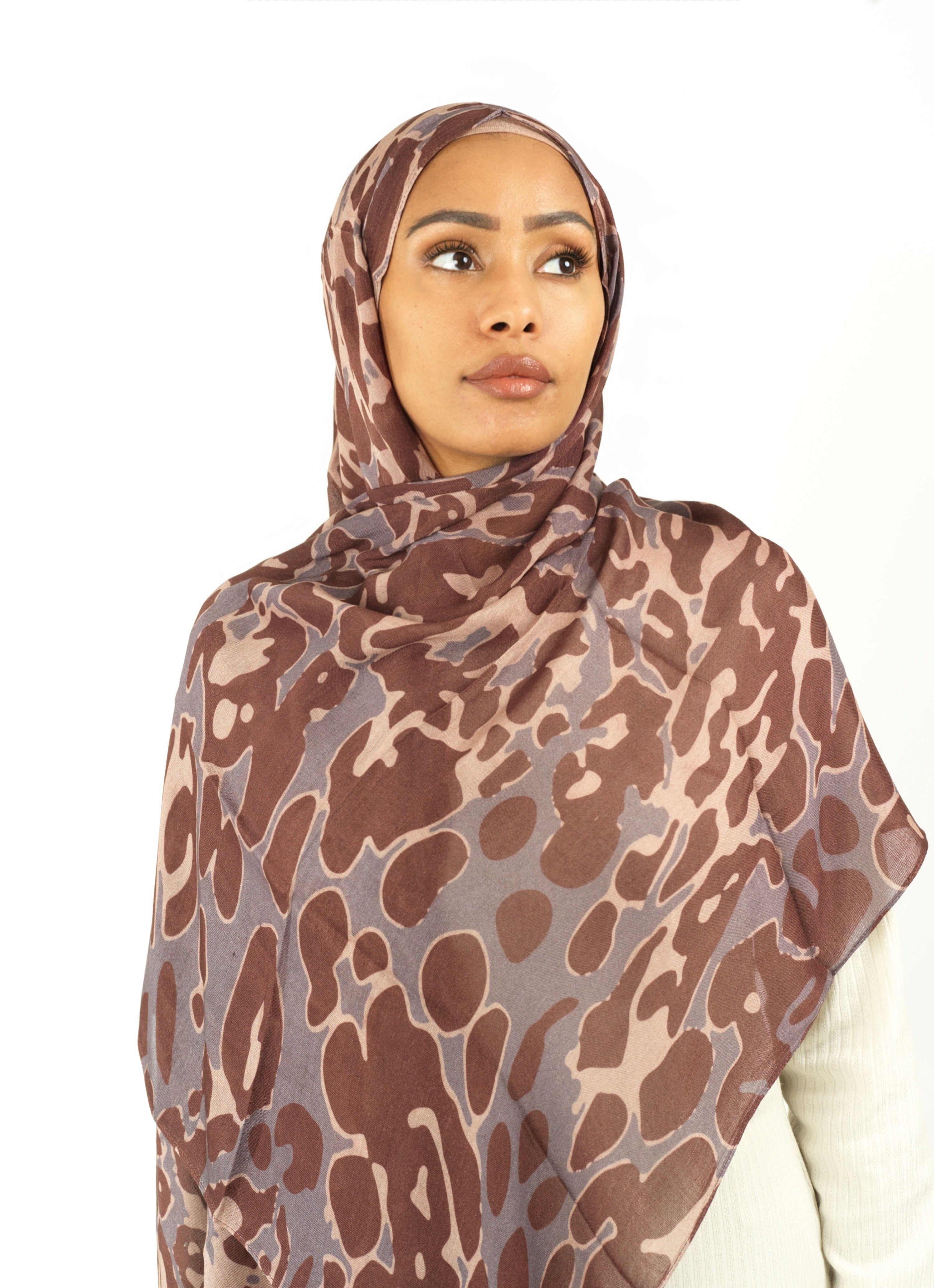 Blush Leo color modal print hijab Kabayare