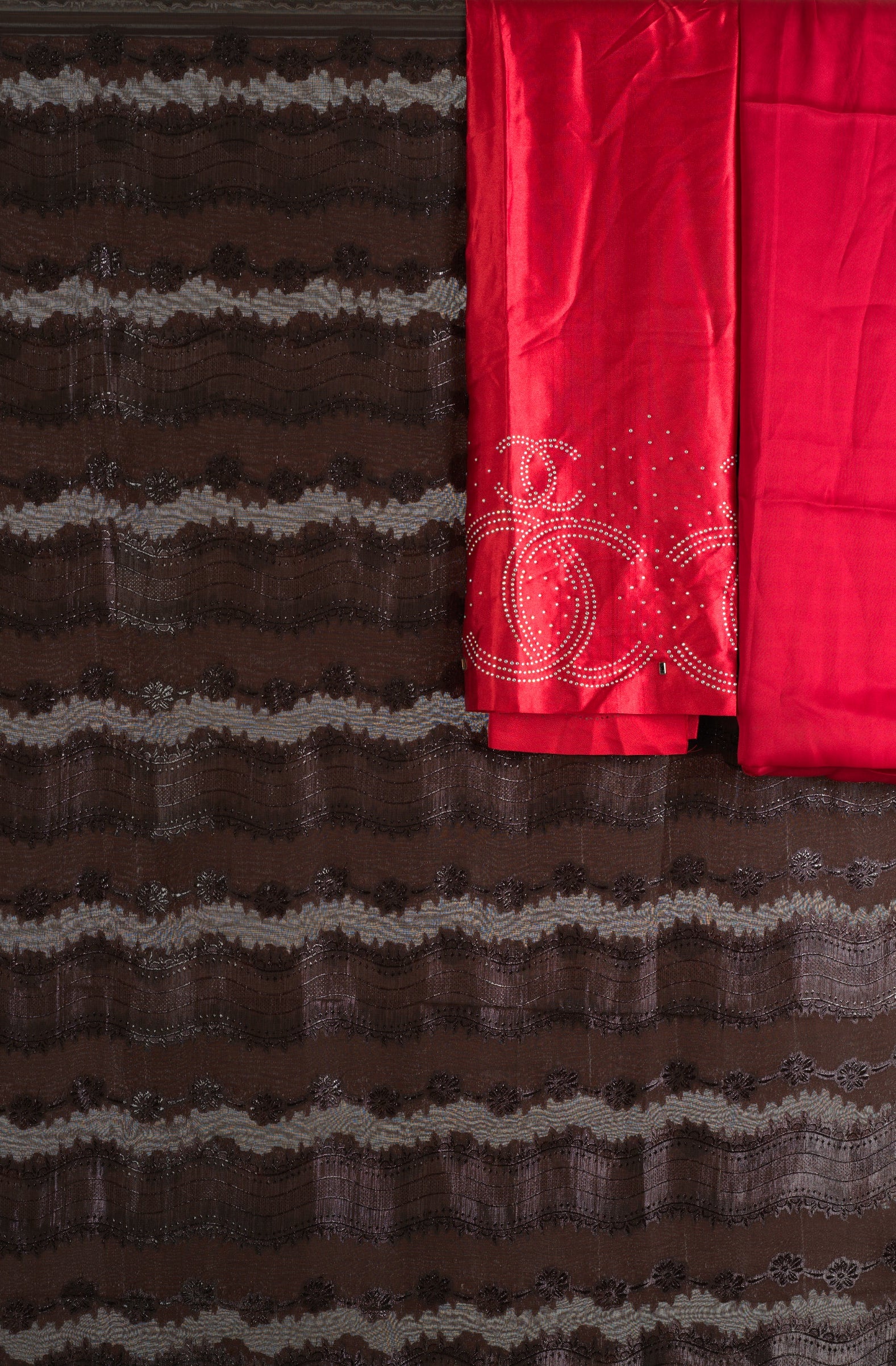 Brown and red floral Sharaax Dirac Kabayare