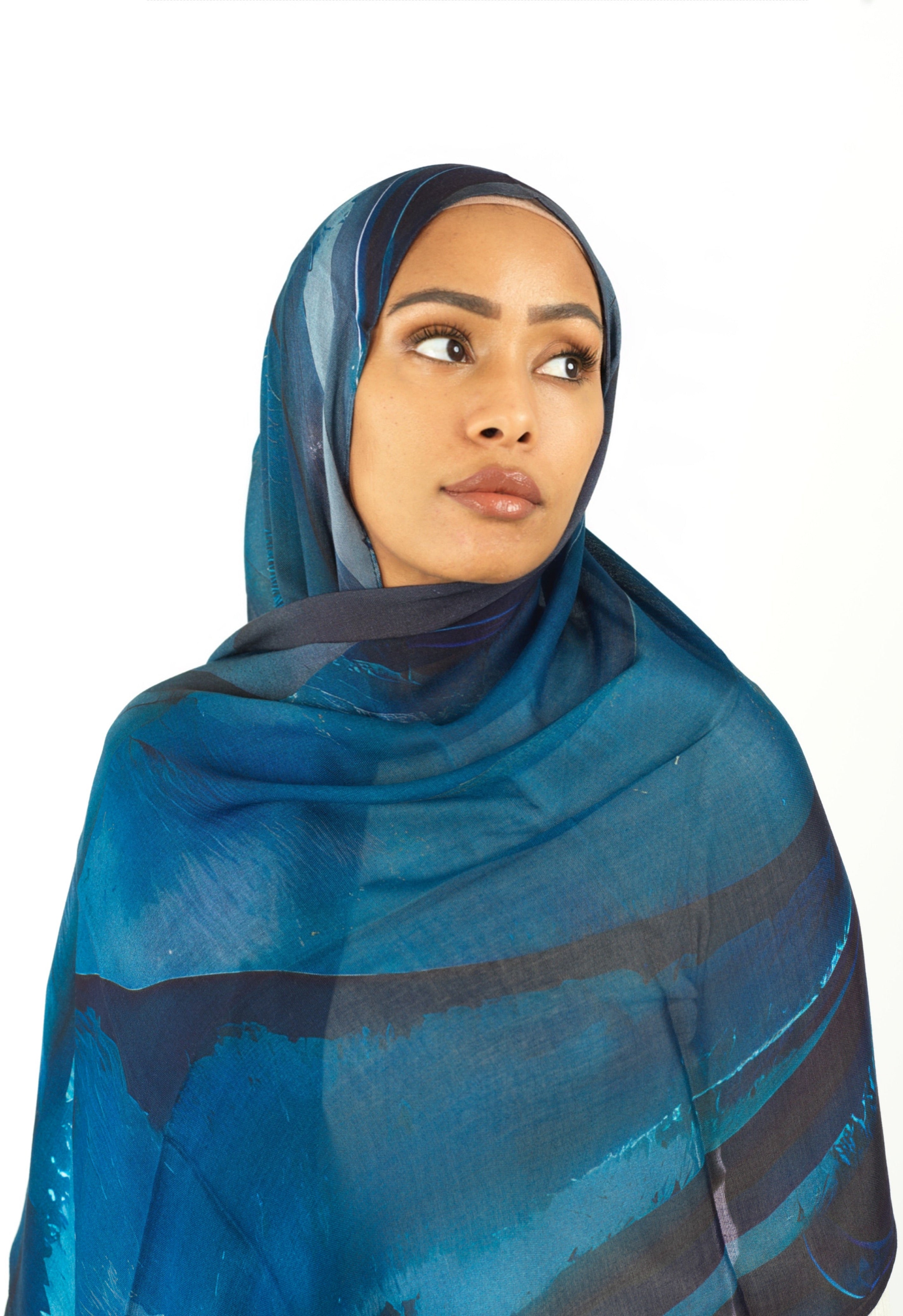 Deep wave art modal print hijab Kabayare
