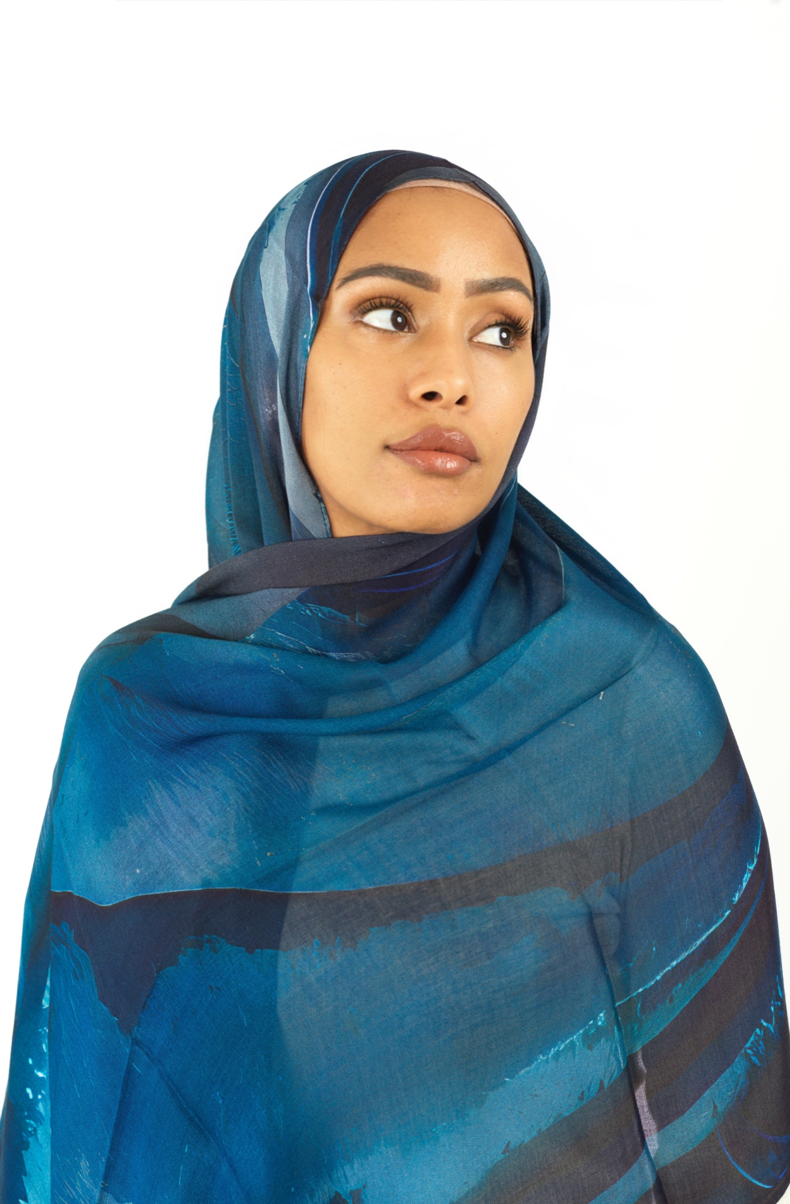 Deep wave art modal print hijab Kabayare