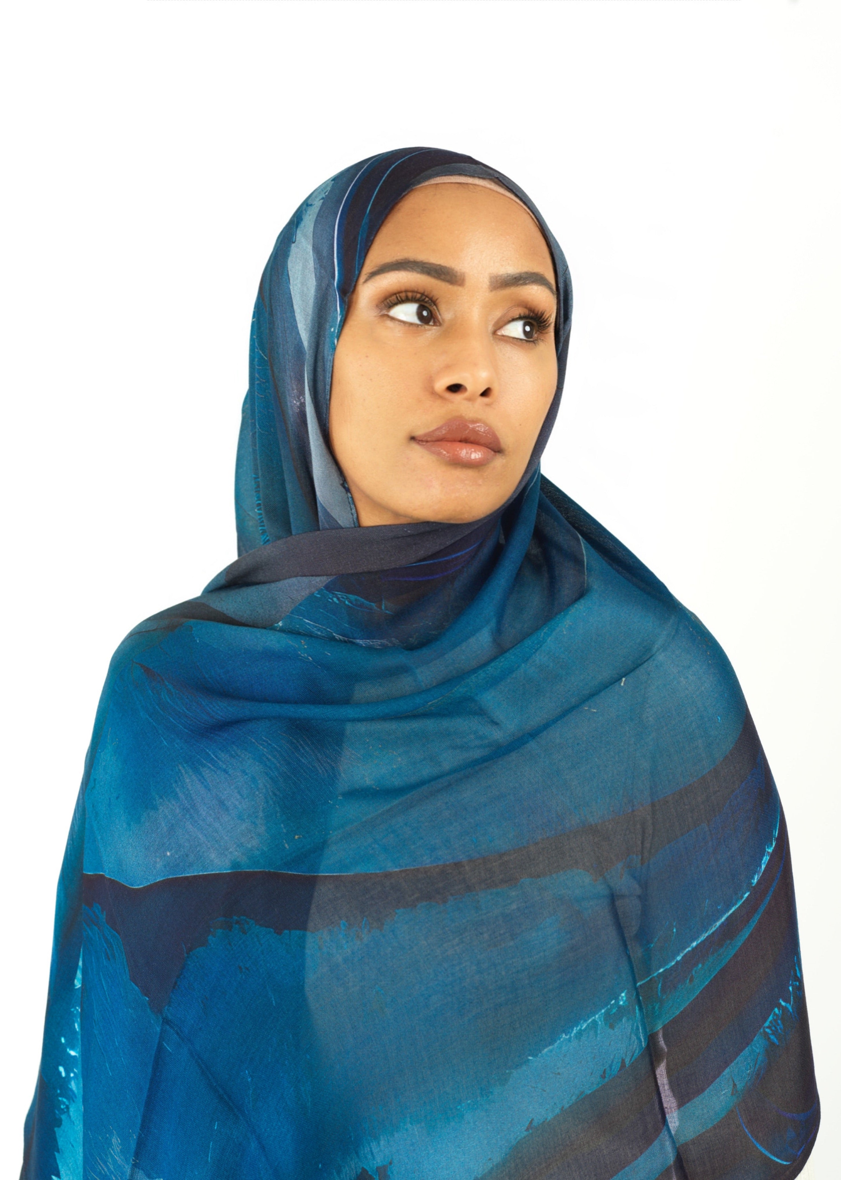 Deep wave art modal print hijab Kabayare
