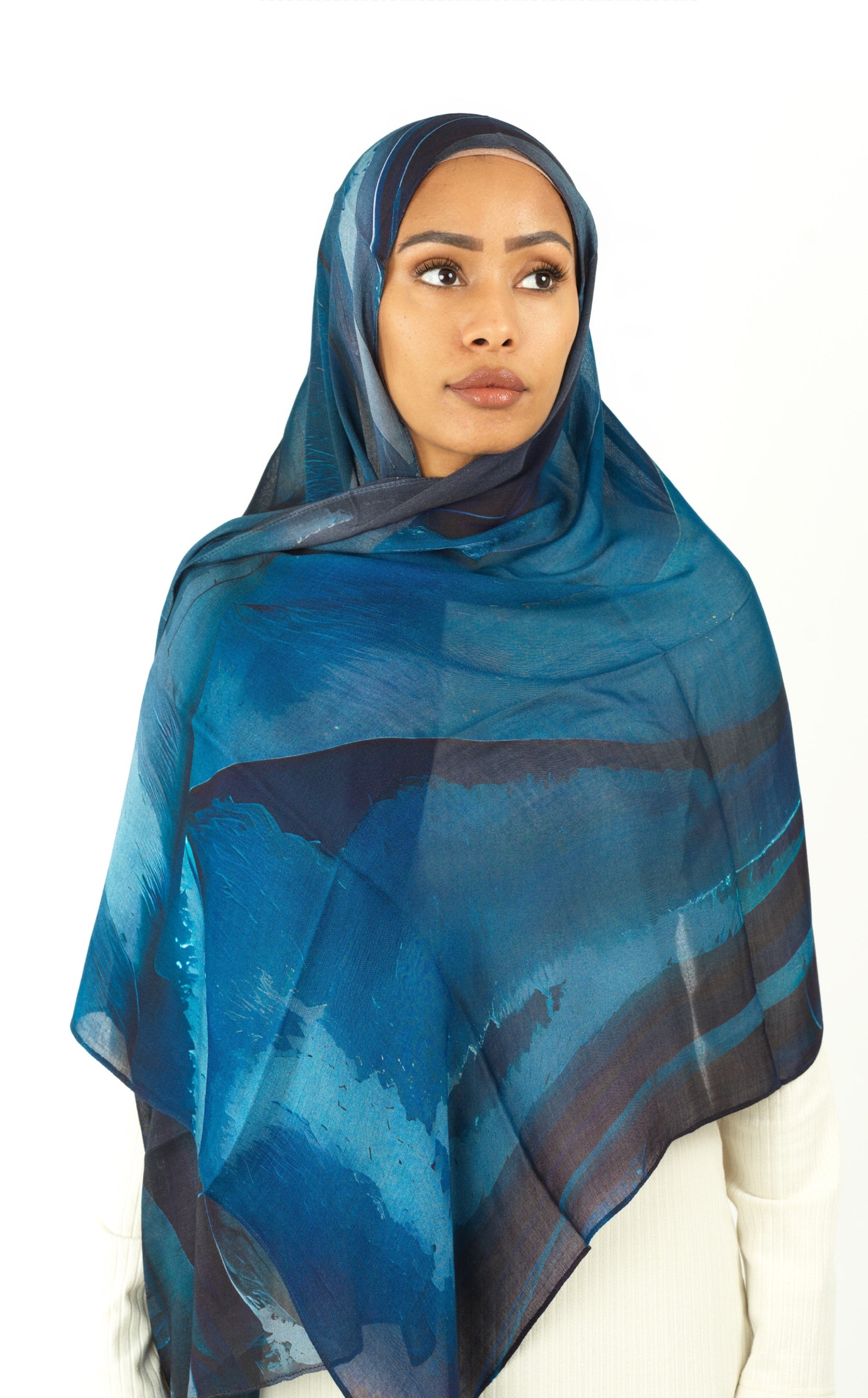 Deep wave art modal print hijab Kabayare