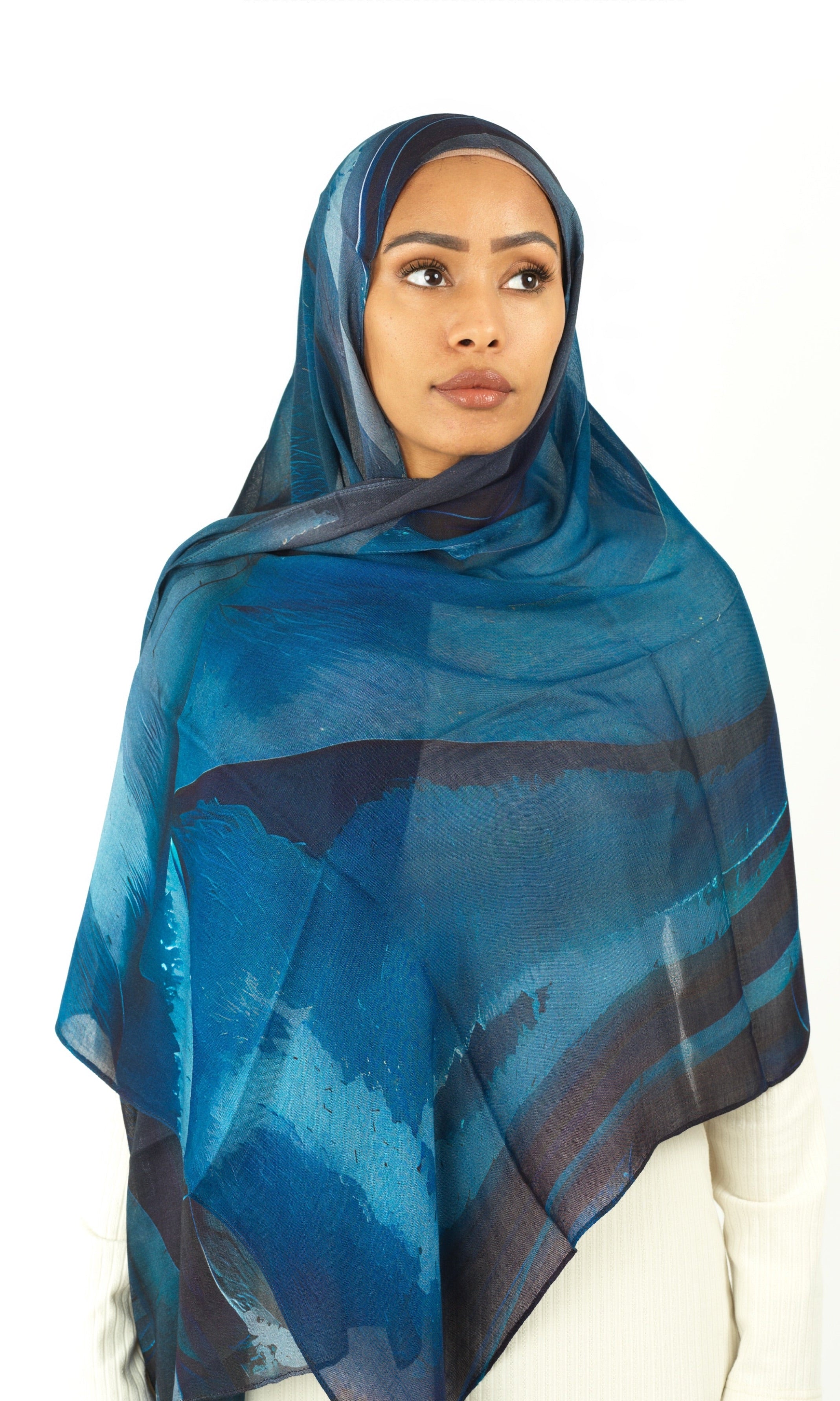 Deep wave art modal print hijab Kabayare