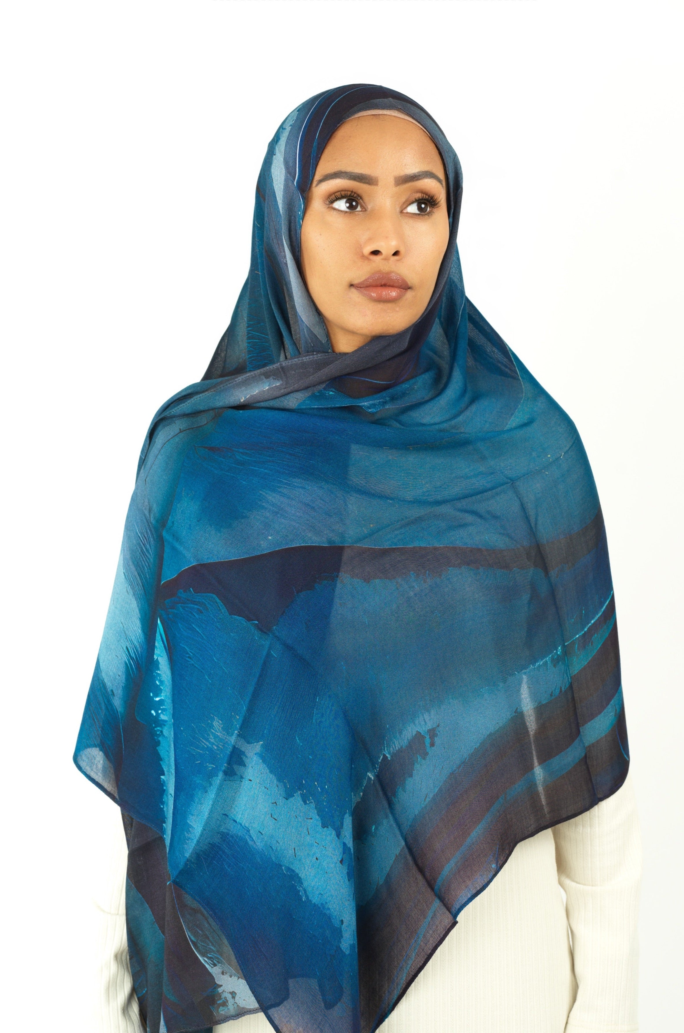 Deep wave art modal print hijab Kabayare