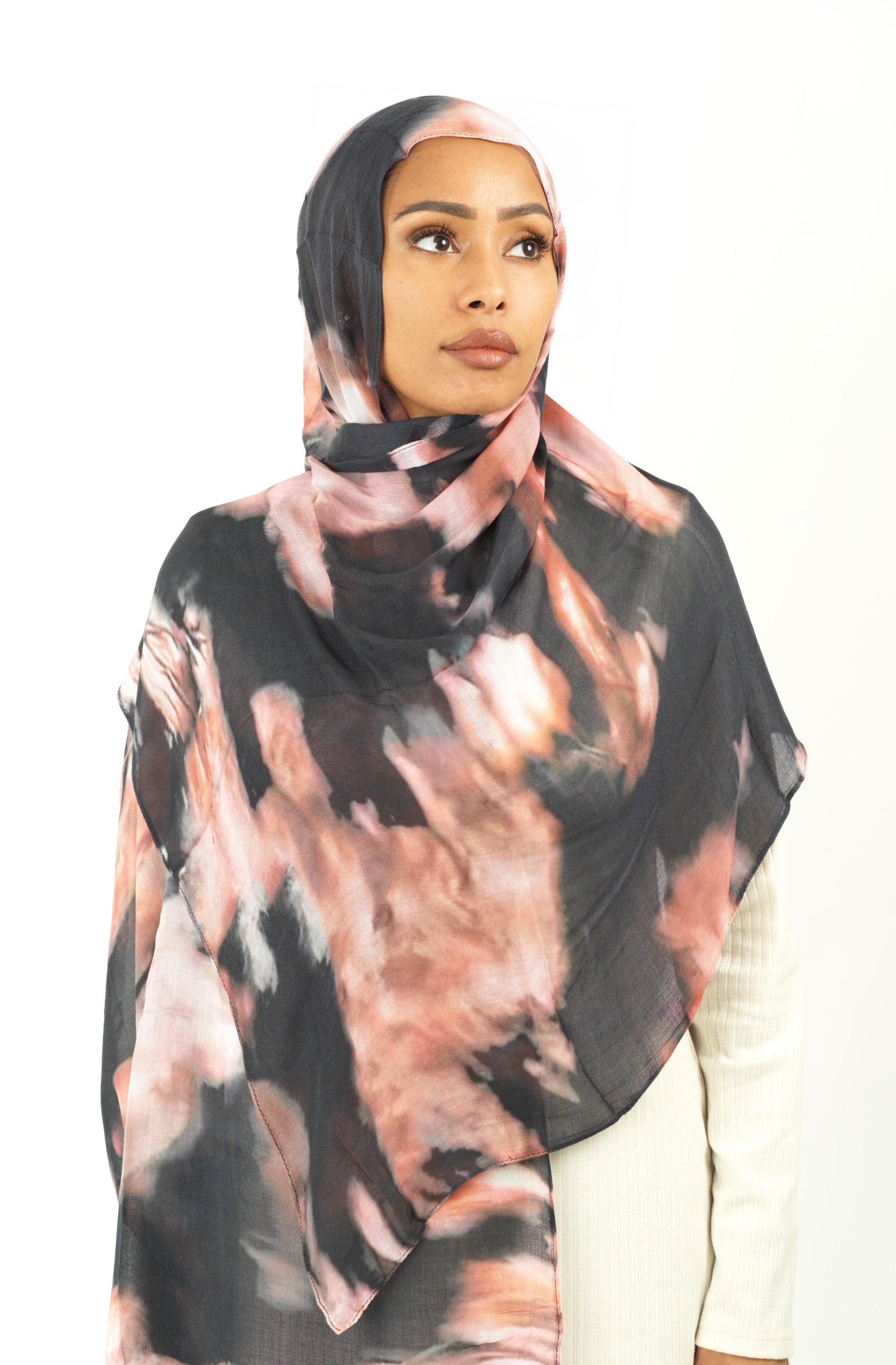 Hamidah model print hijab Kabayare