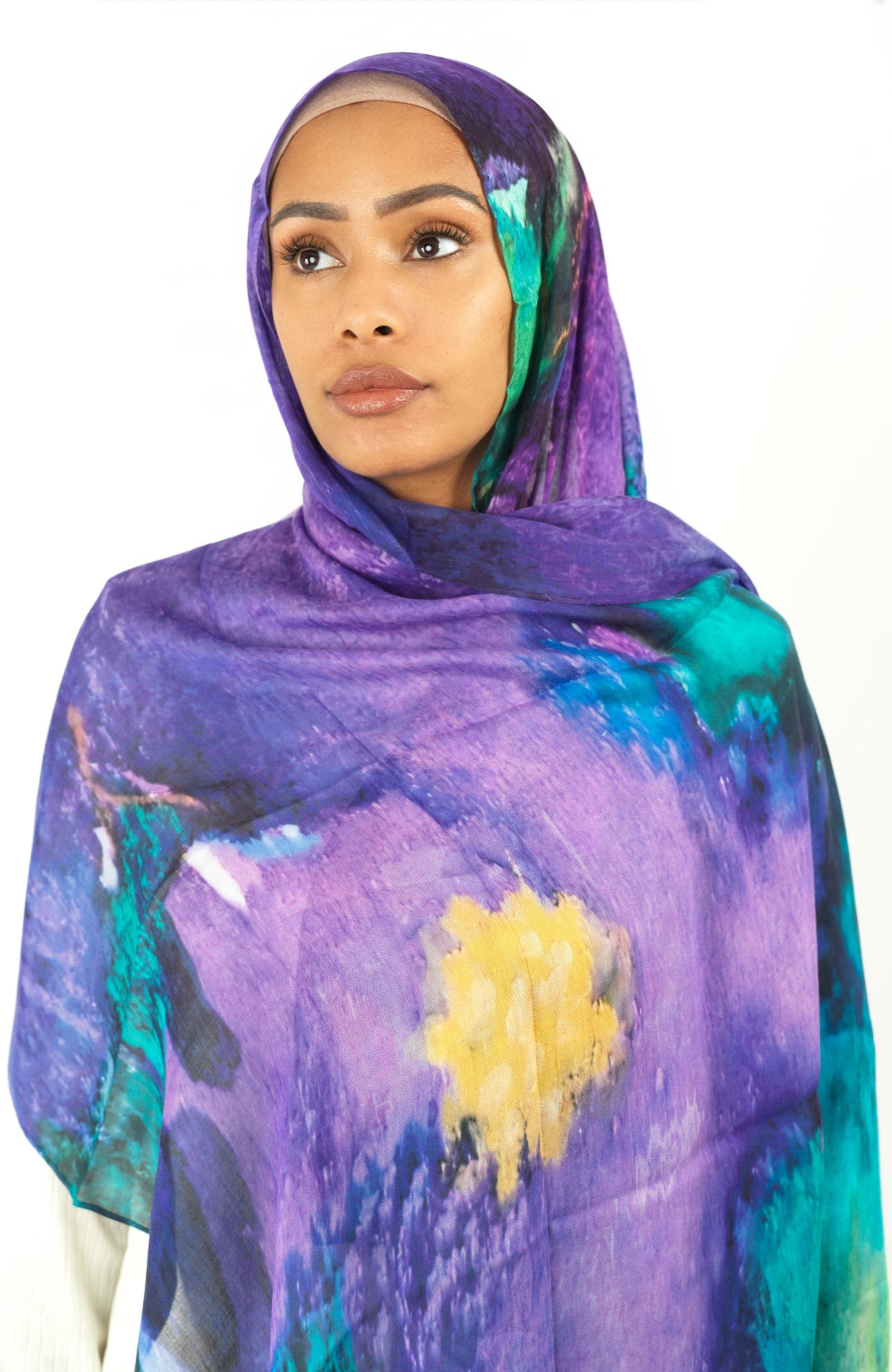 Julia art modal print hijab Kabayare