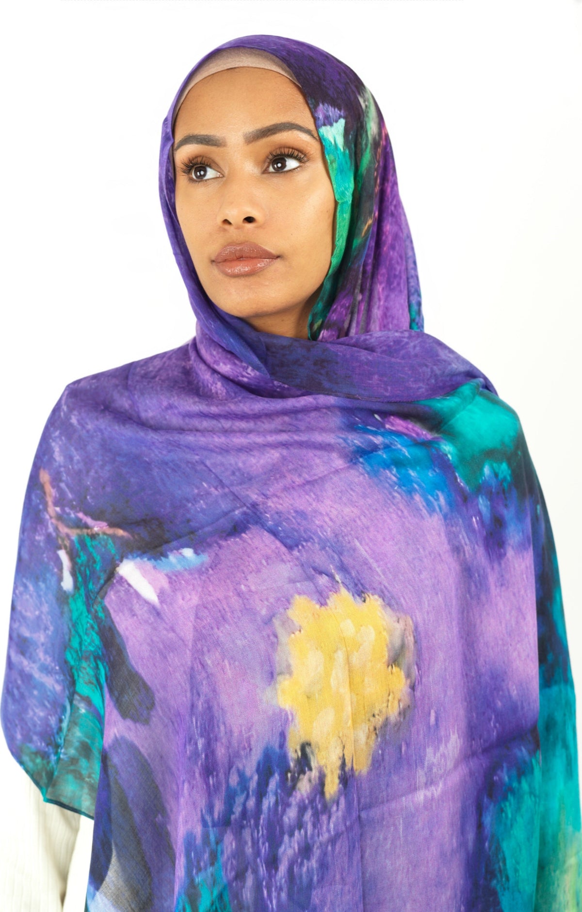 Julia art modal print hijab Kabayare