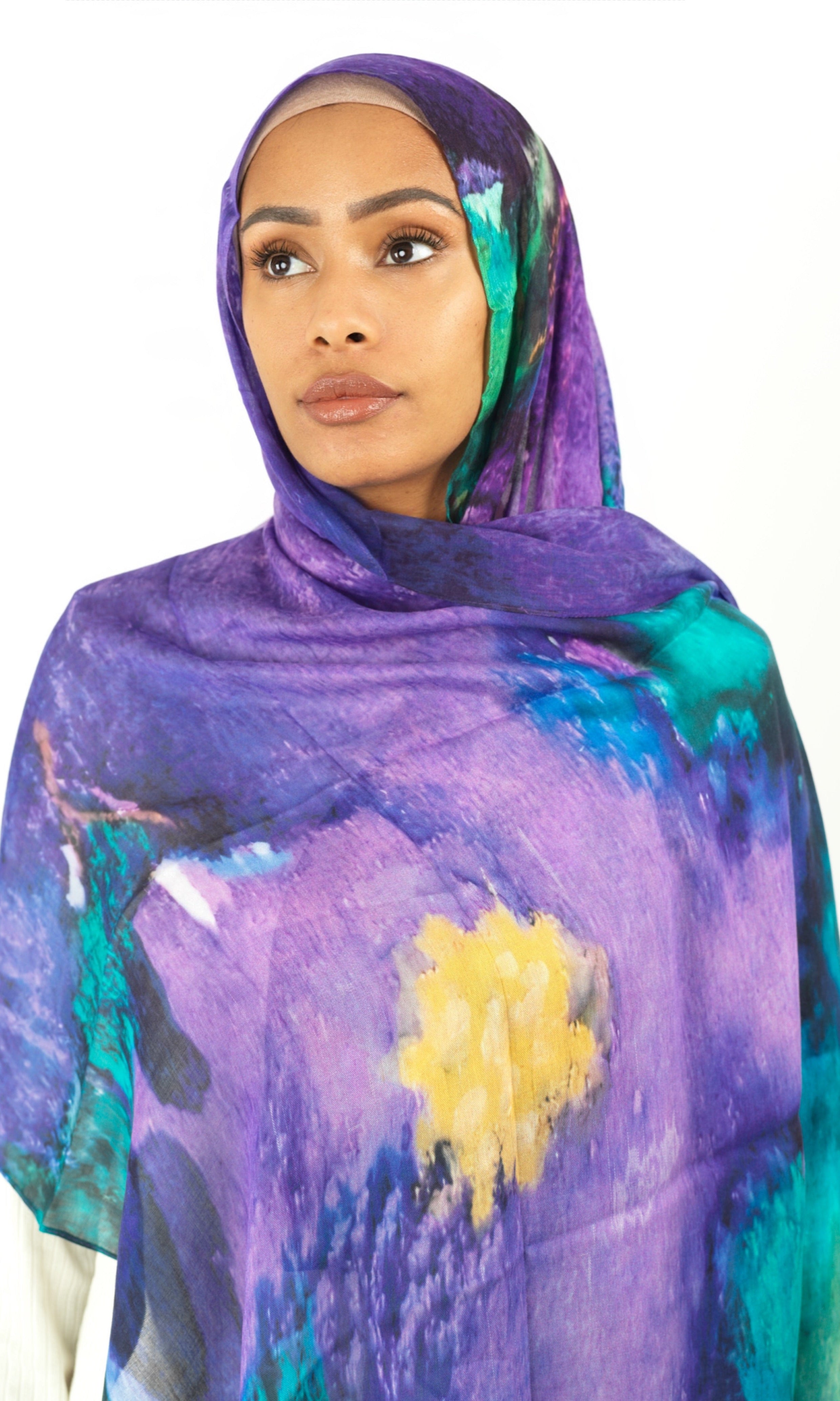 Julia art modal print hijab Kabayare