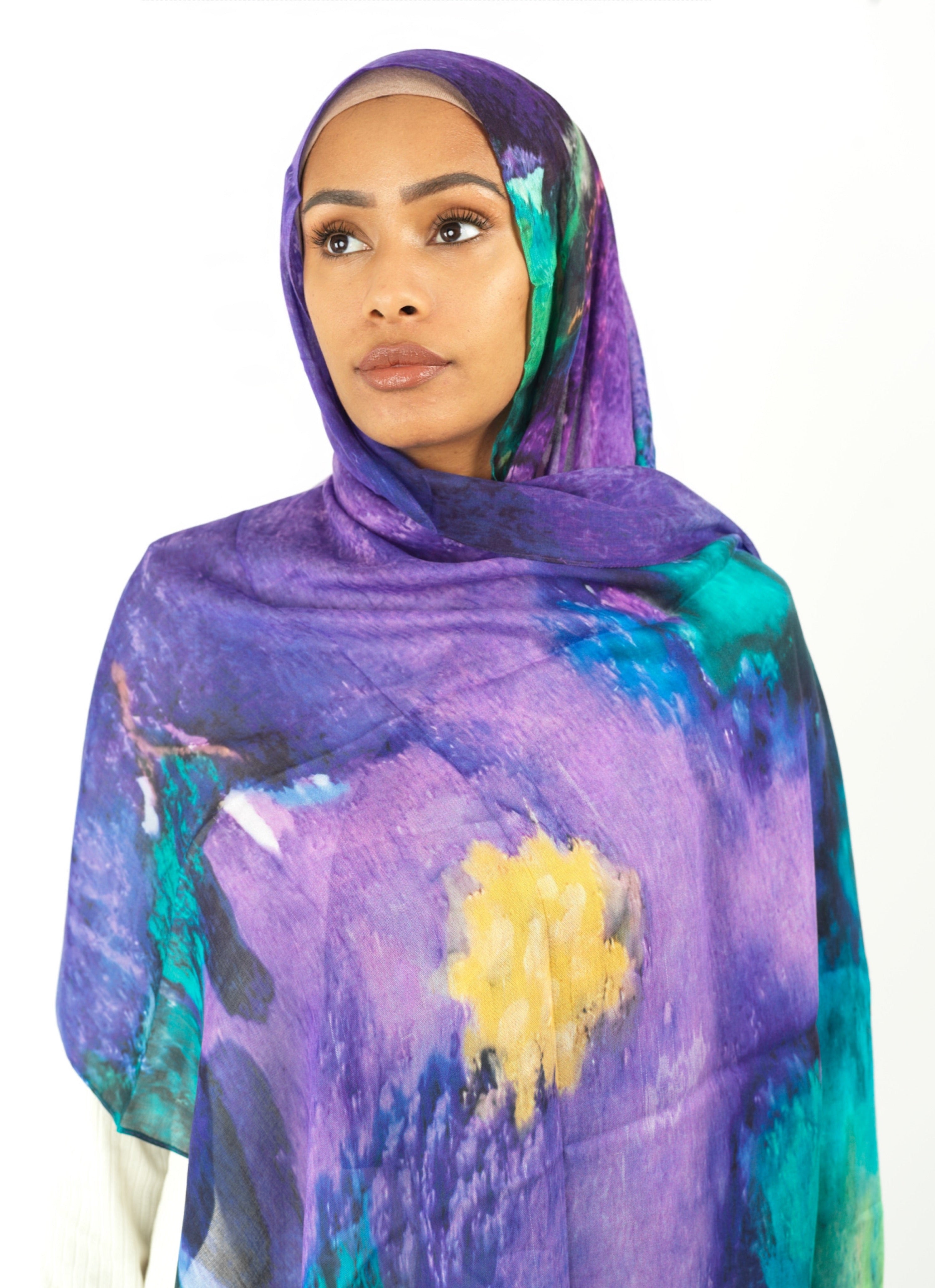 Julia art modal print hijab Kabayare