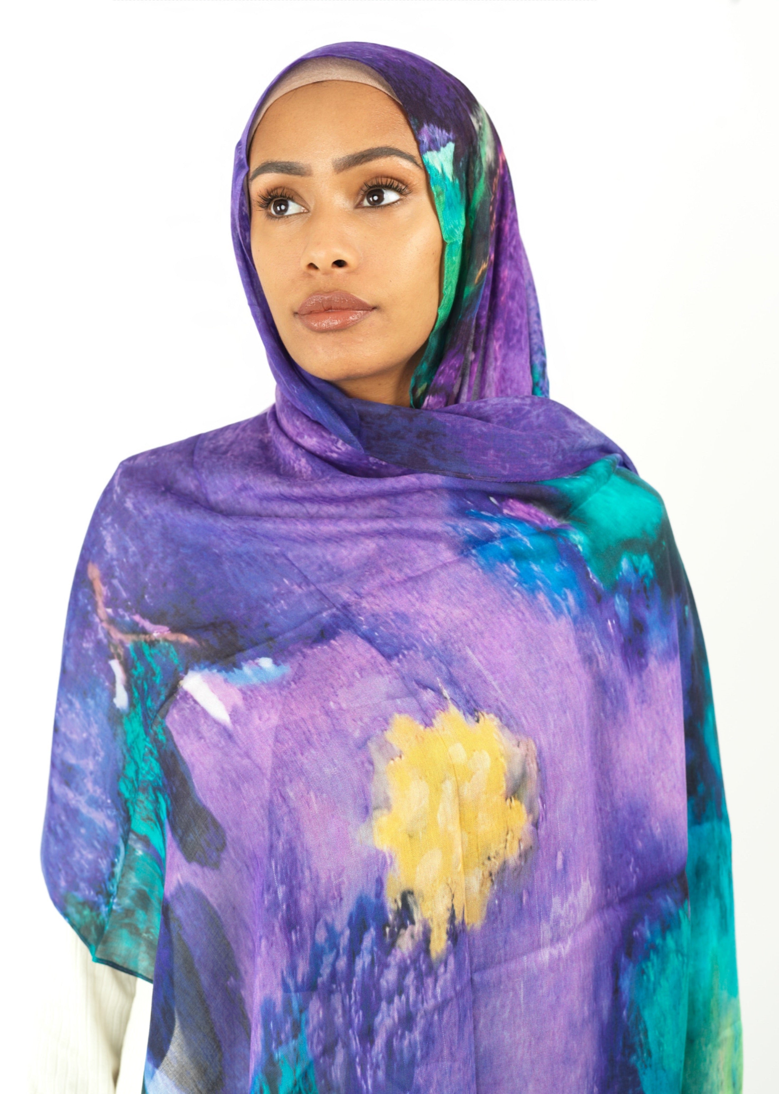 Julia art modal print hijab Kabayare
