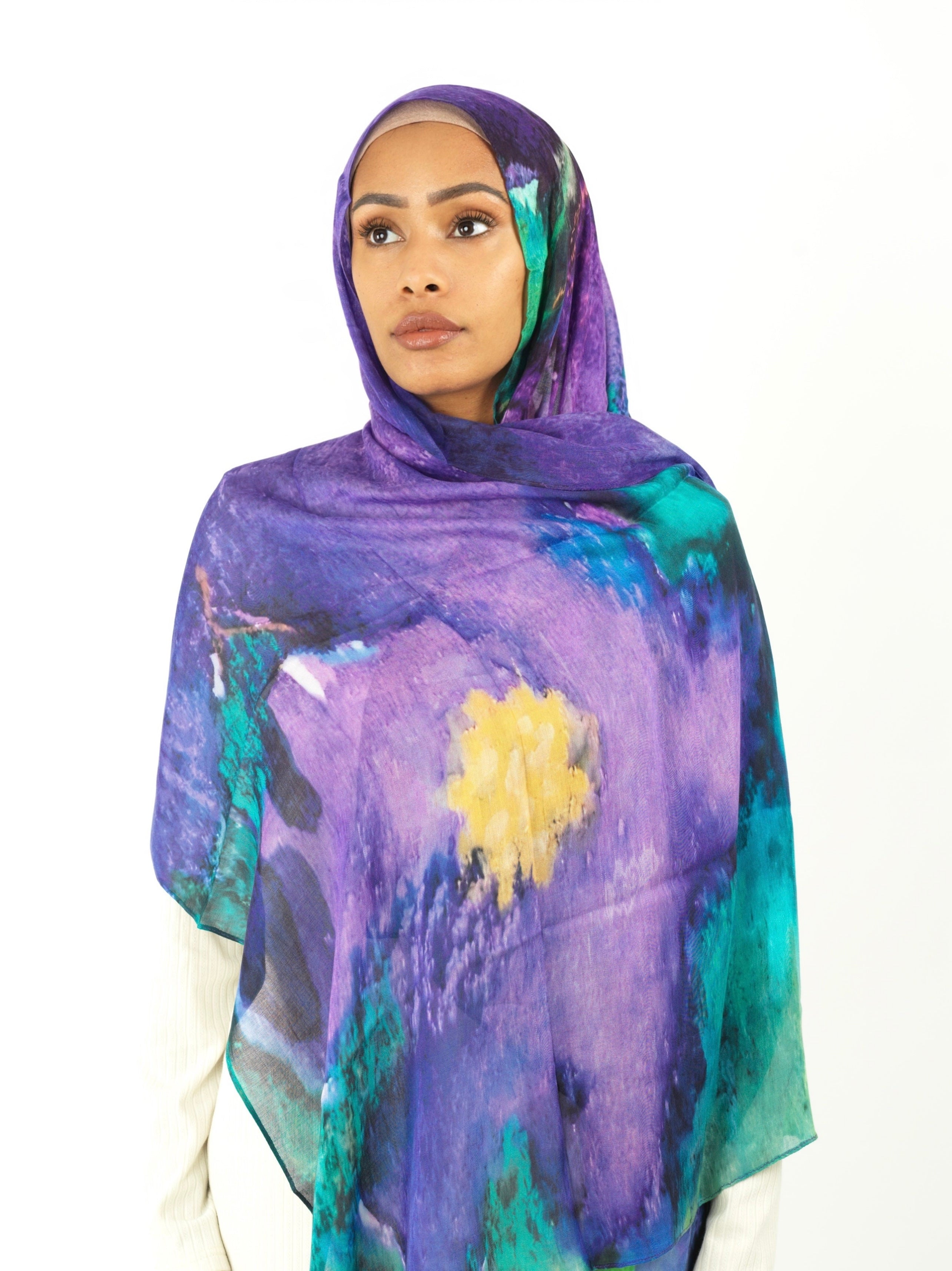 Julia art modal print hijab Kabayare