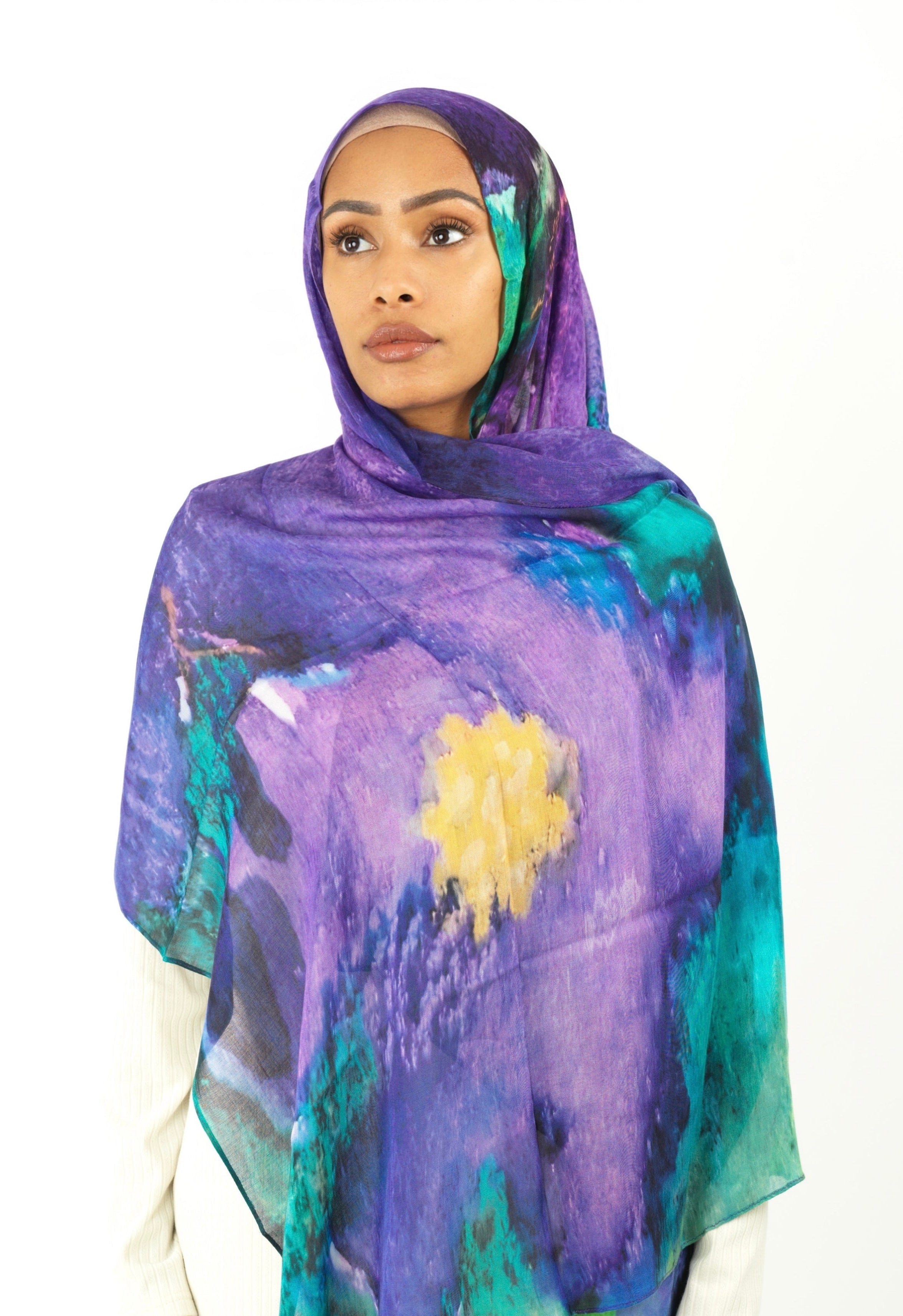Julia art modal print hijab Kabayare