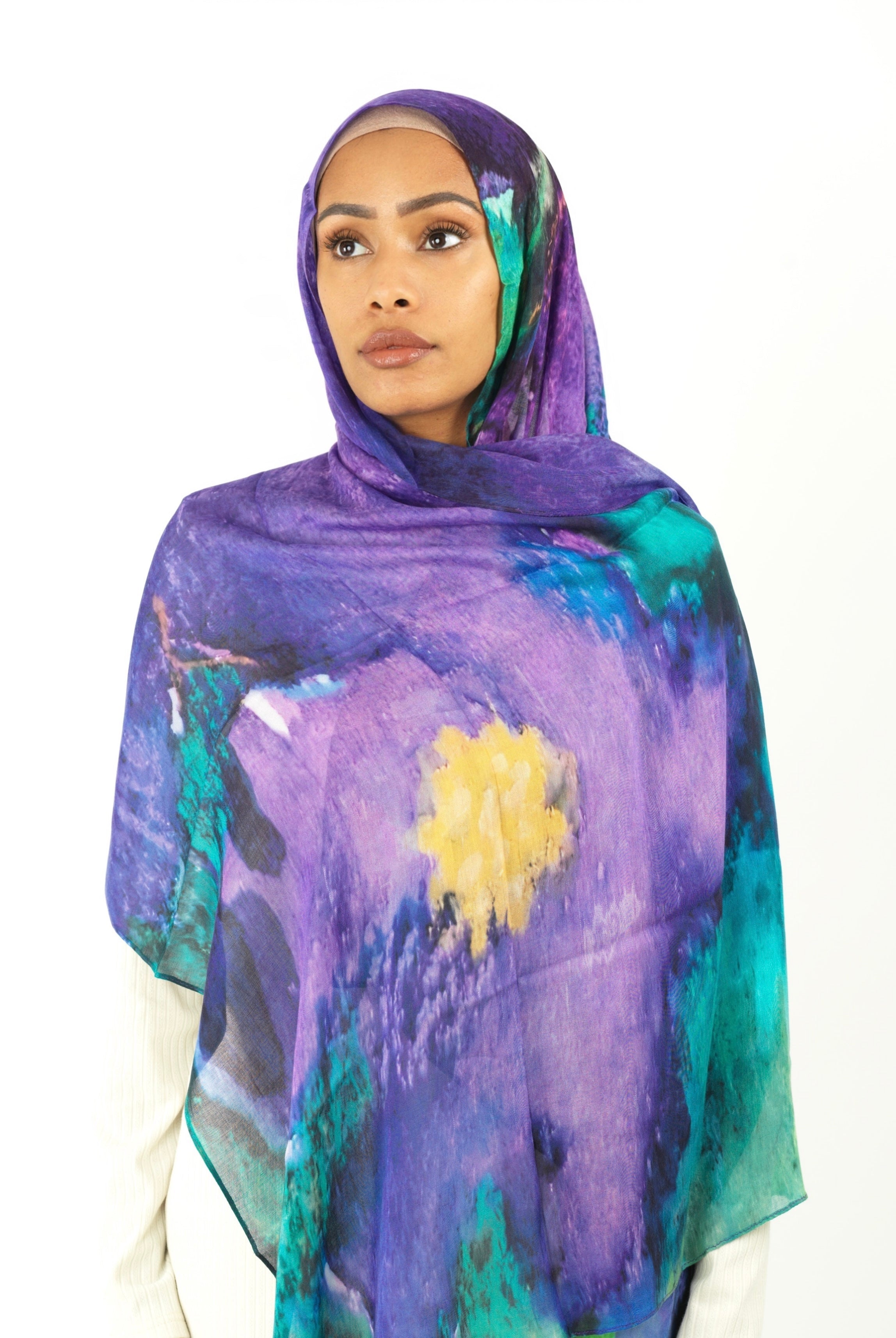 Julia art modal print hijab Kabayare