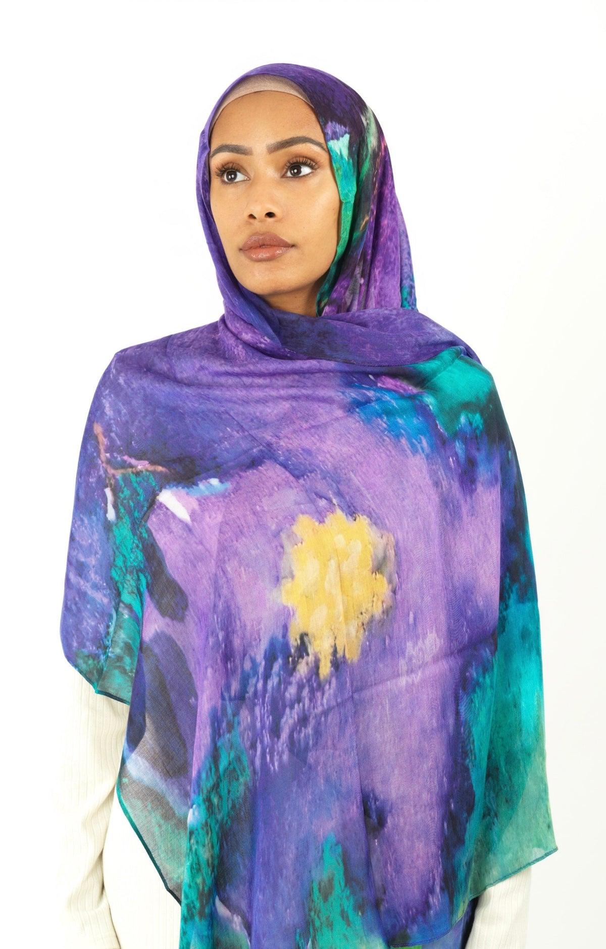 Julia art modal print hijab Kabayare