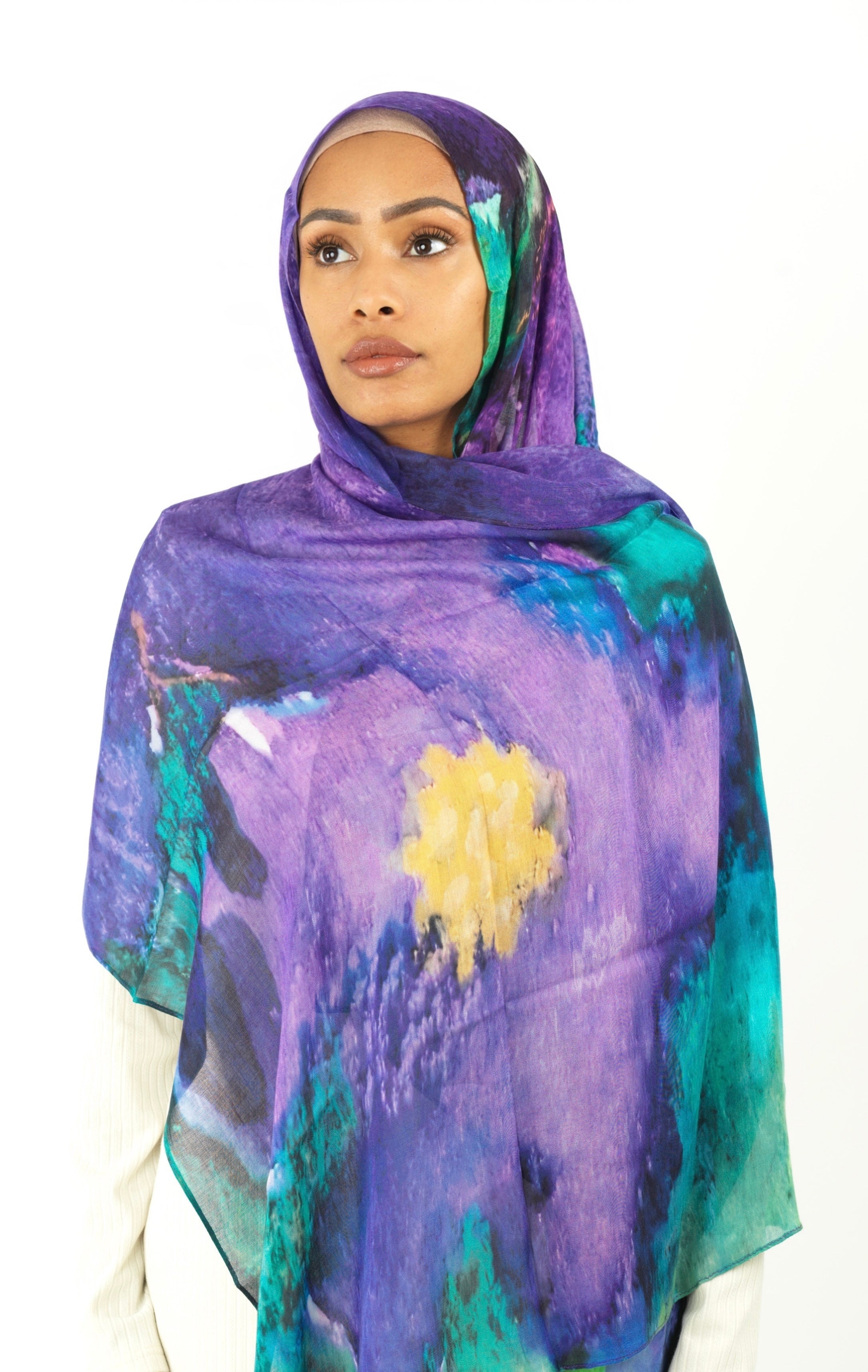 Julia art modal print hijab Kabayare
