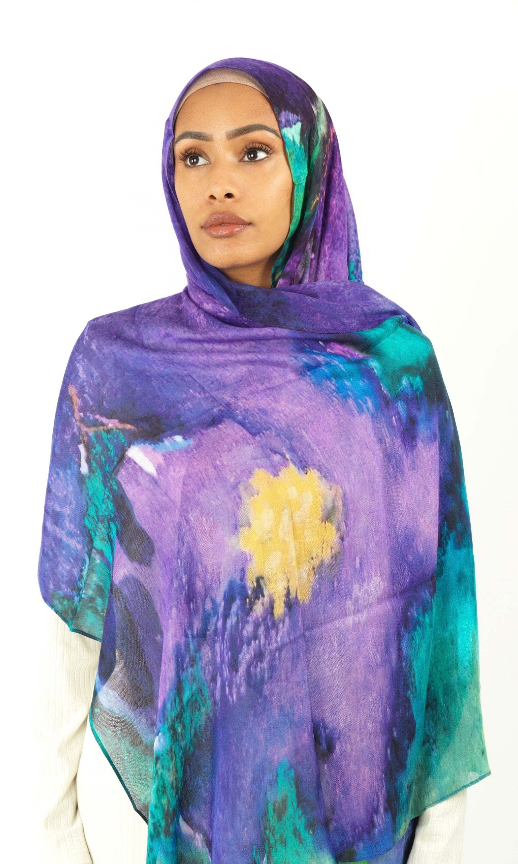Julia art modal print hijab Kabayare