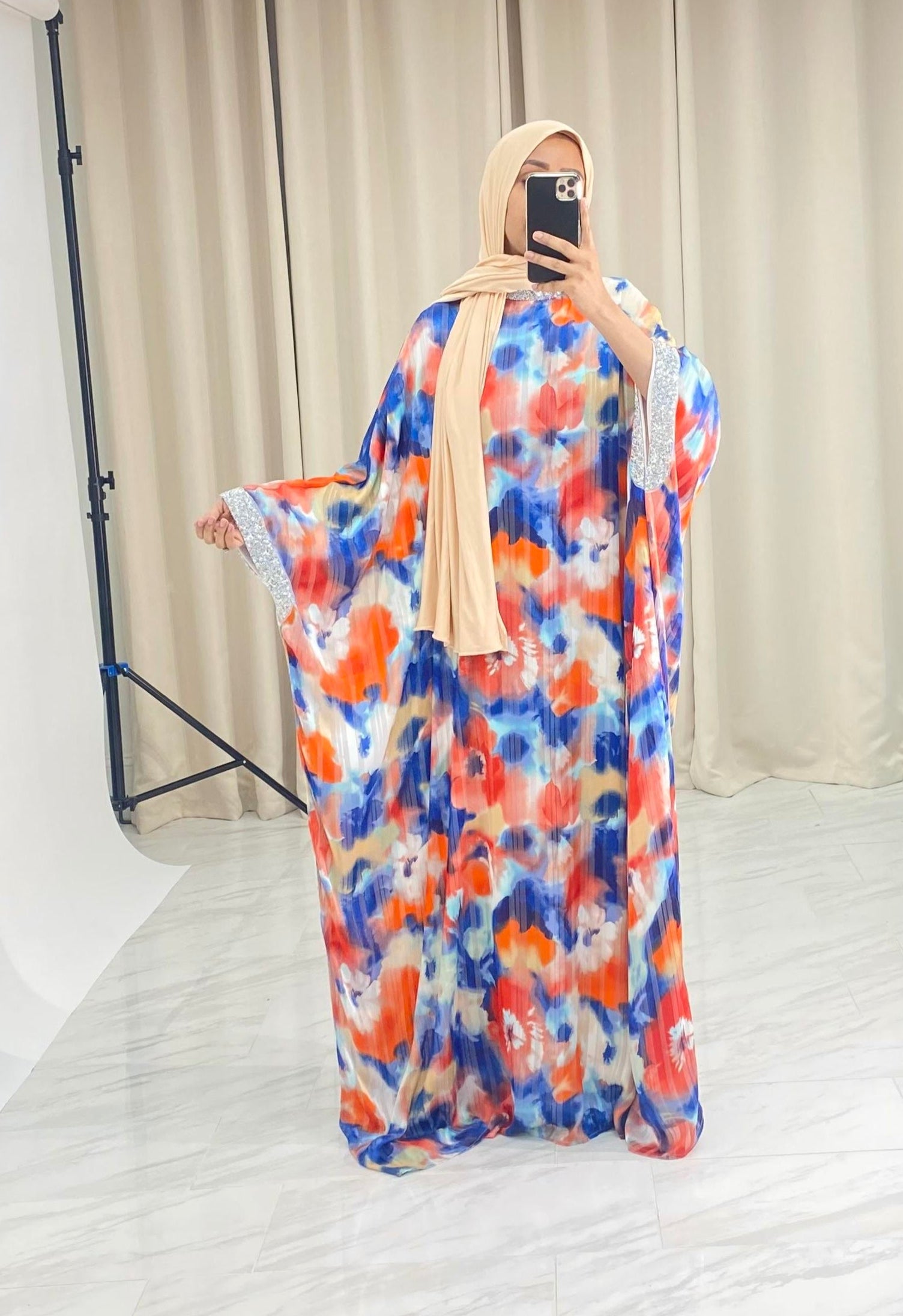 Kaftan abaya Zohra Blue and red tone silk chiffon Kabayare