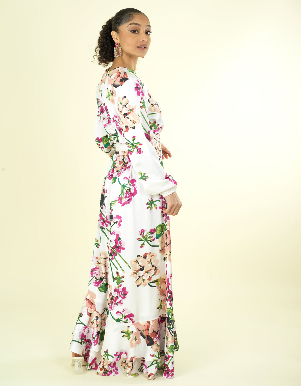 The Perfect mix of satin fabric and floral print Kabayare