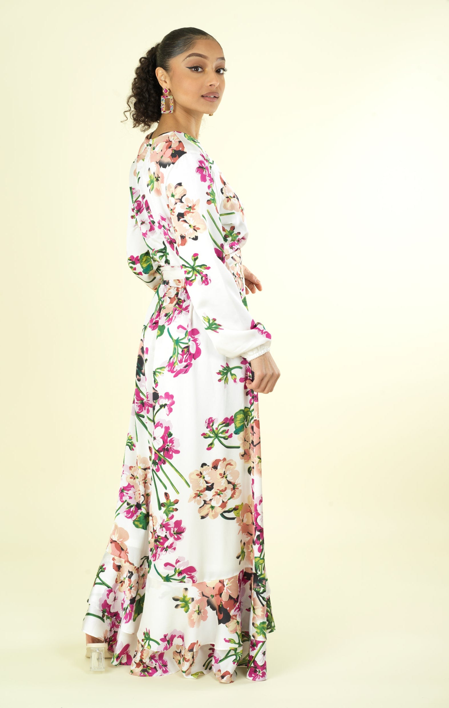 The Perfect mix of satin fabric and floral print Kabayare