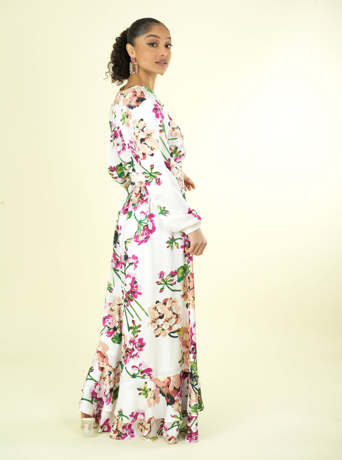 The Perfect mix of satin fabric and floral print Kabayare