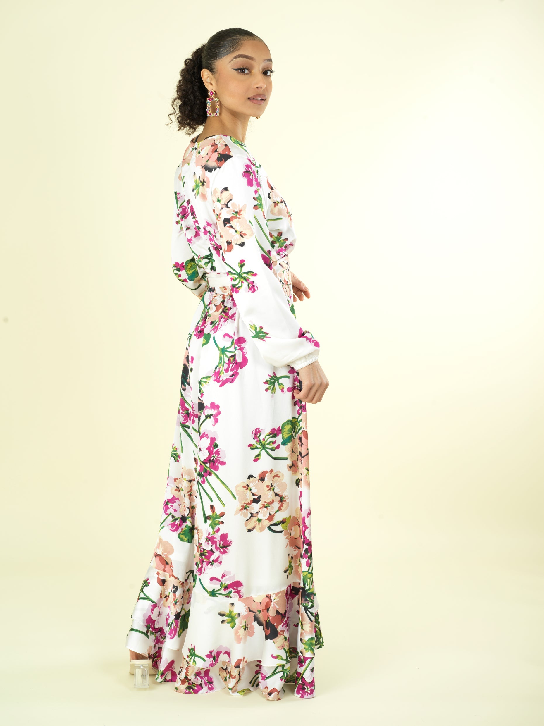 The Perfect mix of satin fabric and floral print Kabayare