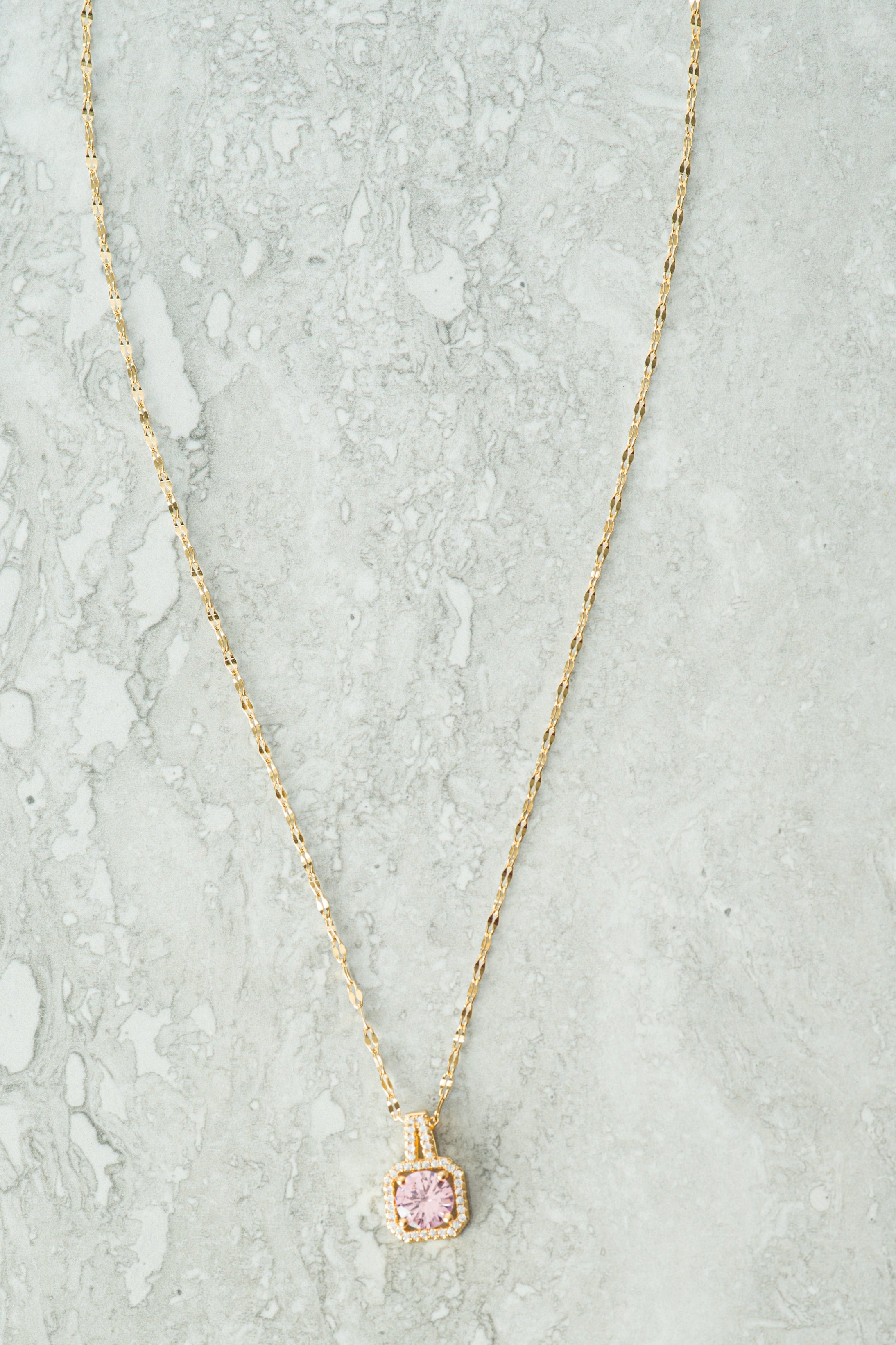 Pink diamond of gold necklace Kabayare