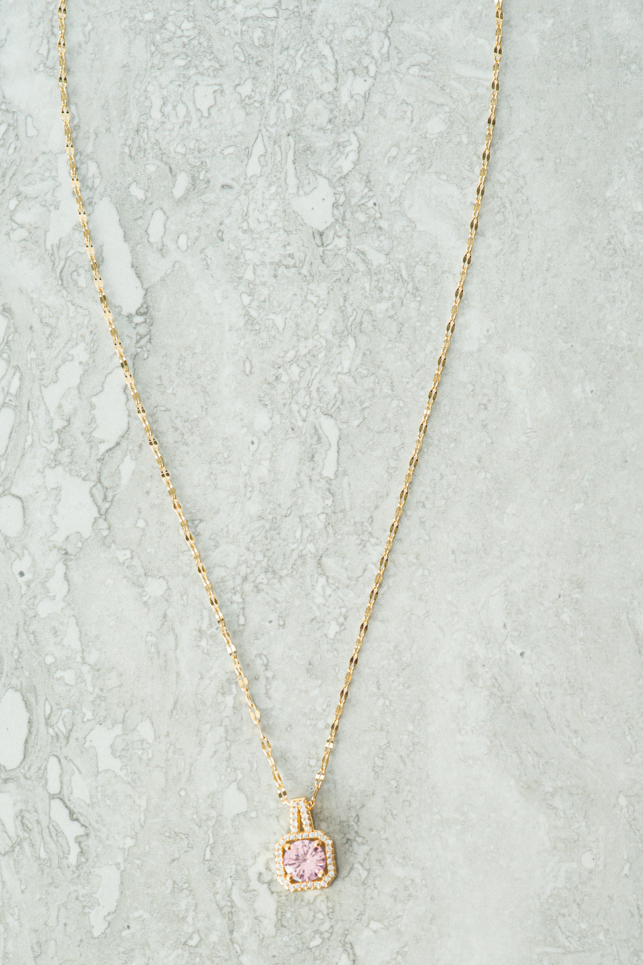 Pink diamond of gold necklace Kabayare