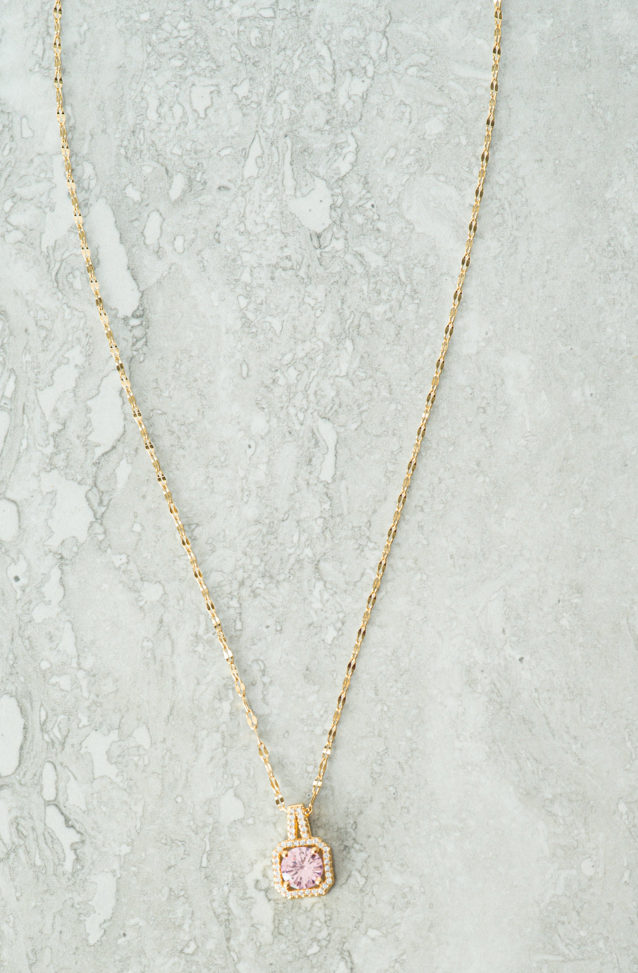 Pink diamond of gold necklace Kabayare