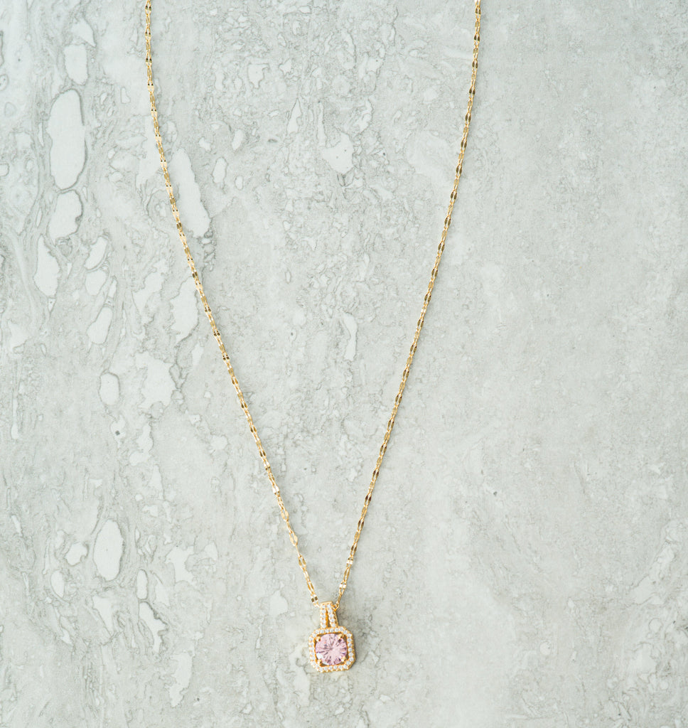Pink diamond of gold necklace Kabayare