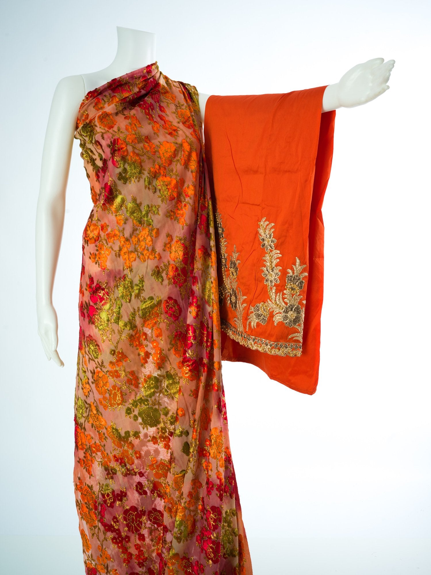 Pretty Amina Maqbal Dirac set Kabayare
