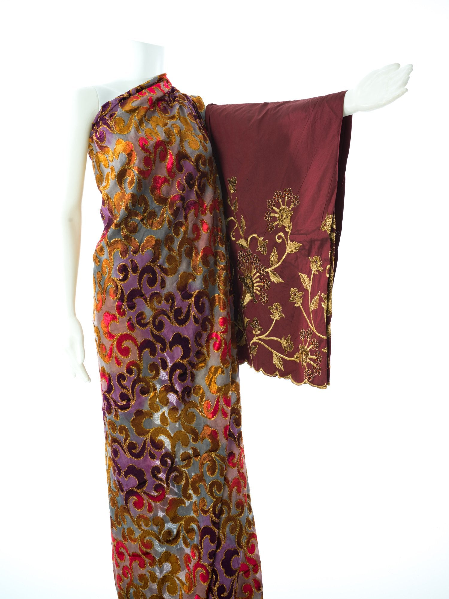 Pretty Amira Maqbal Dirac set Kabayare