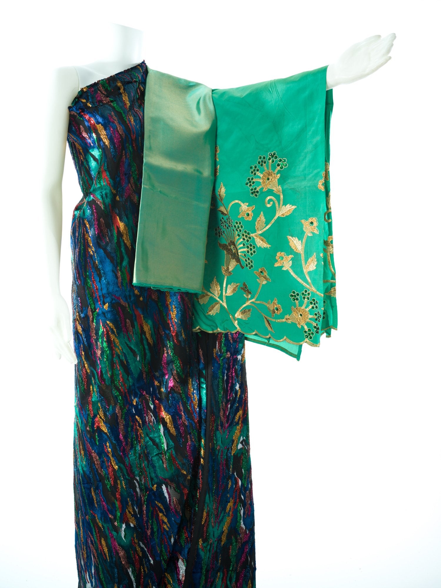 Pretty Sumeyah Maqbal Dirac set Kabayare