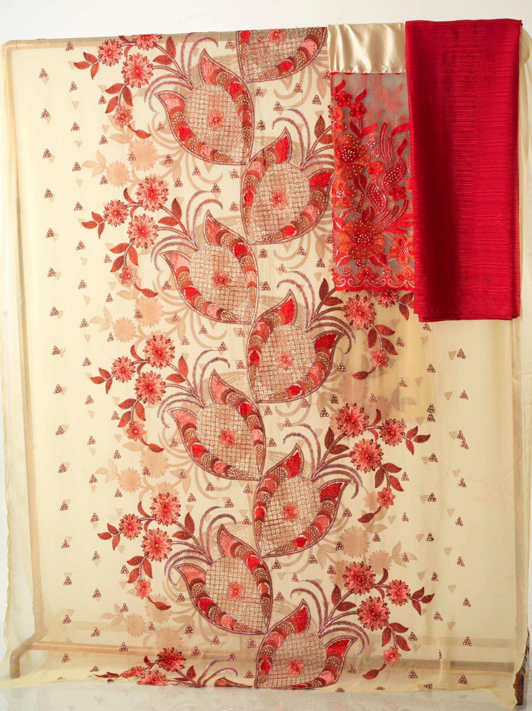Red and Vanilla saree Dirac set Kabayare