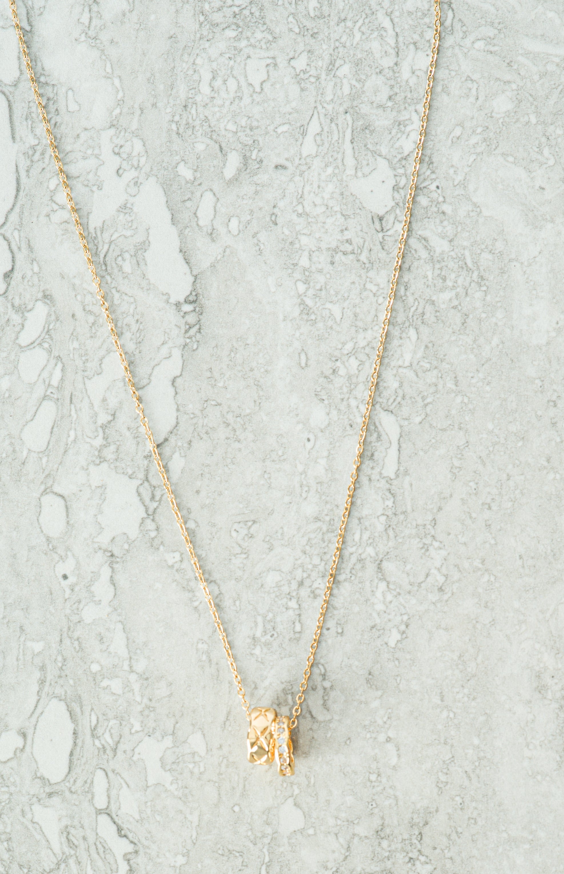 Ring of gold necklace Kabayare