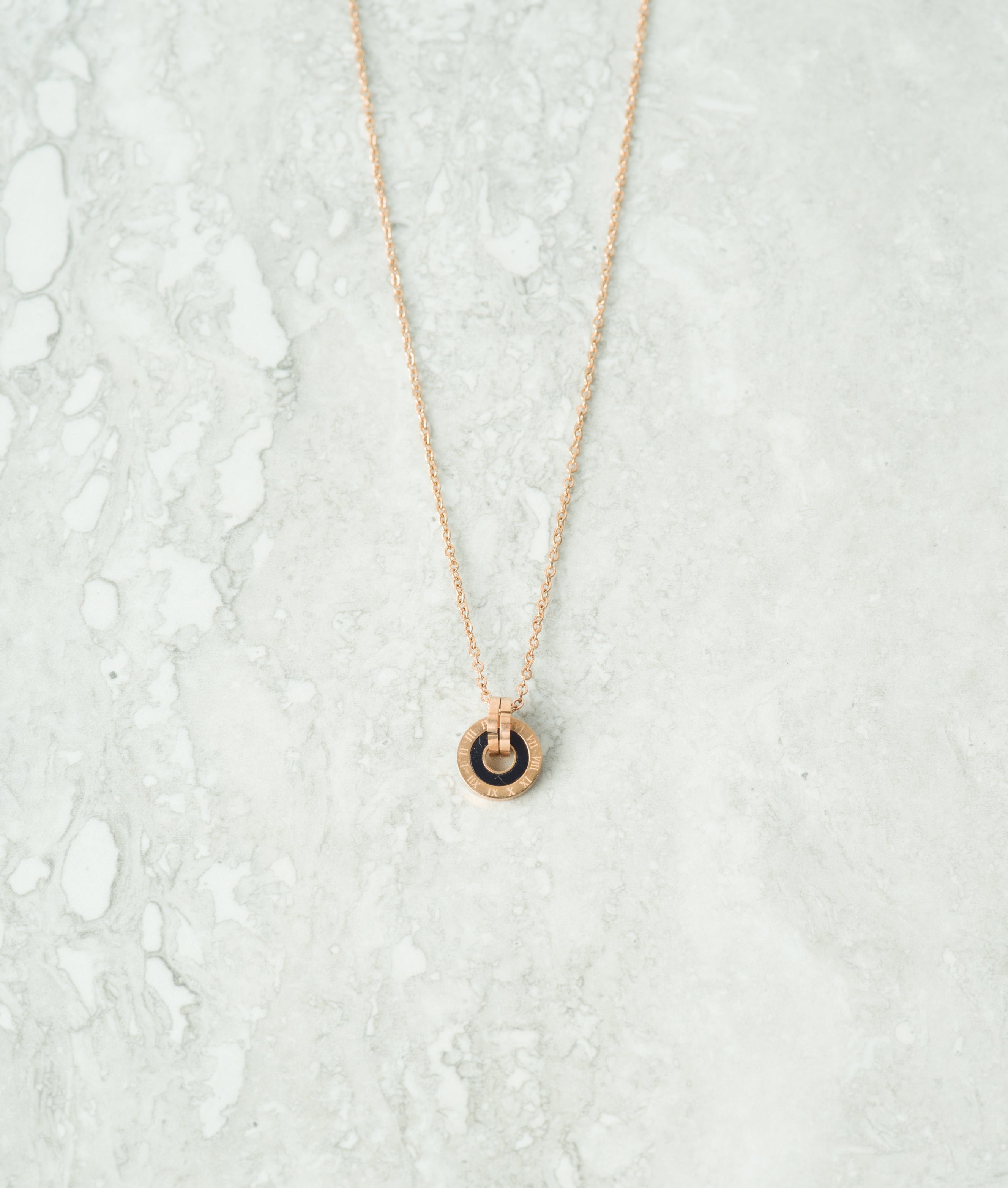 Timeless gold necklace Kabayare
