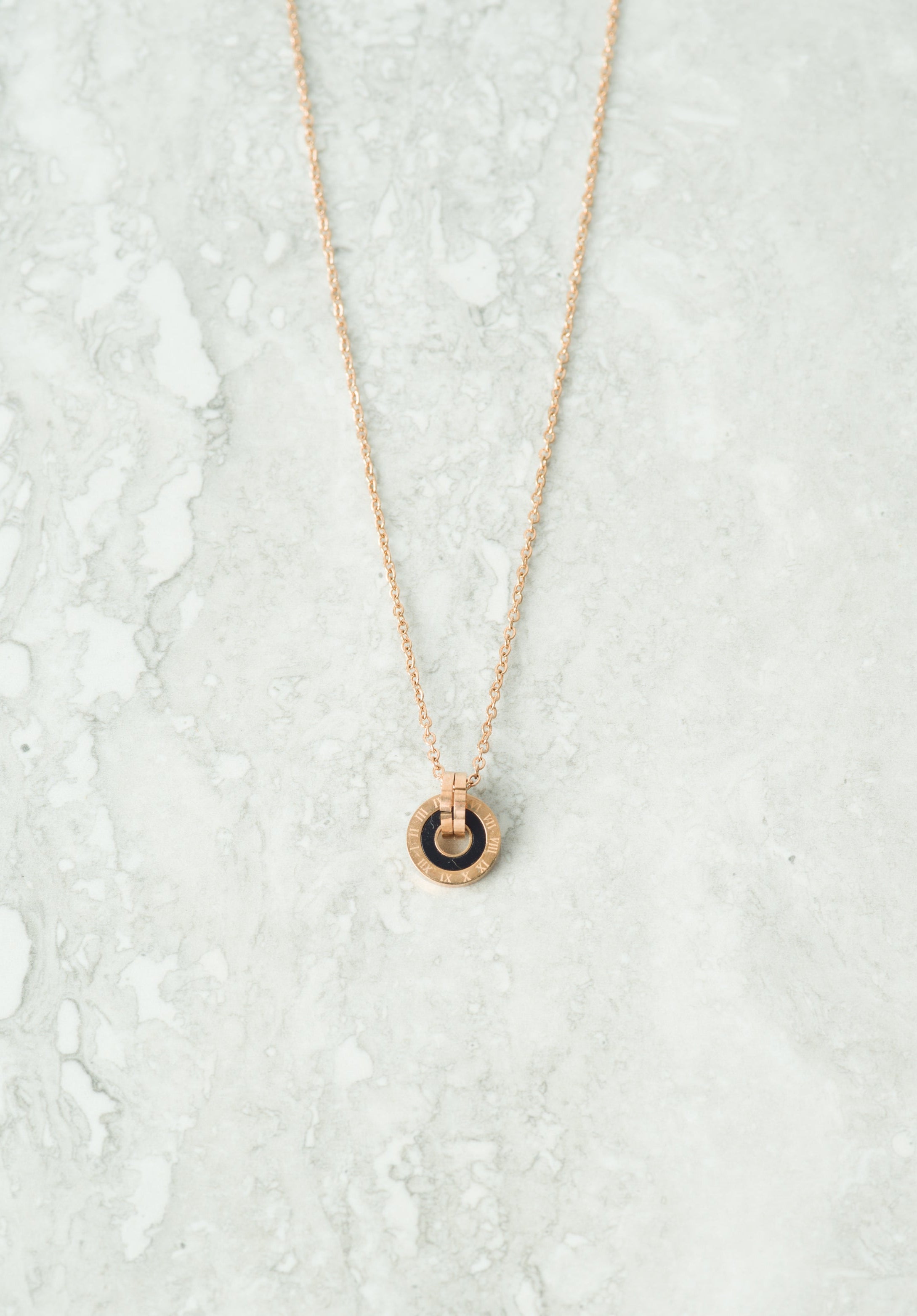 Timeless gold necklace Kabayare