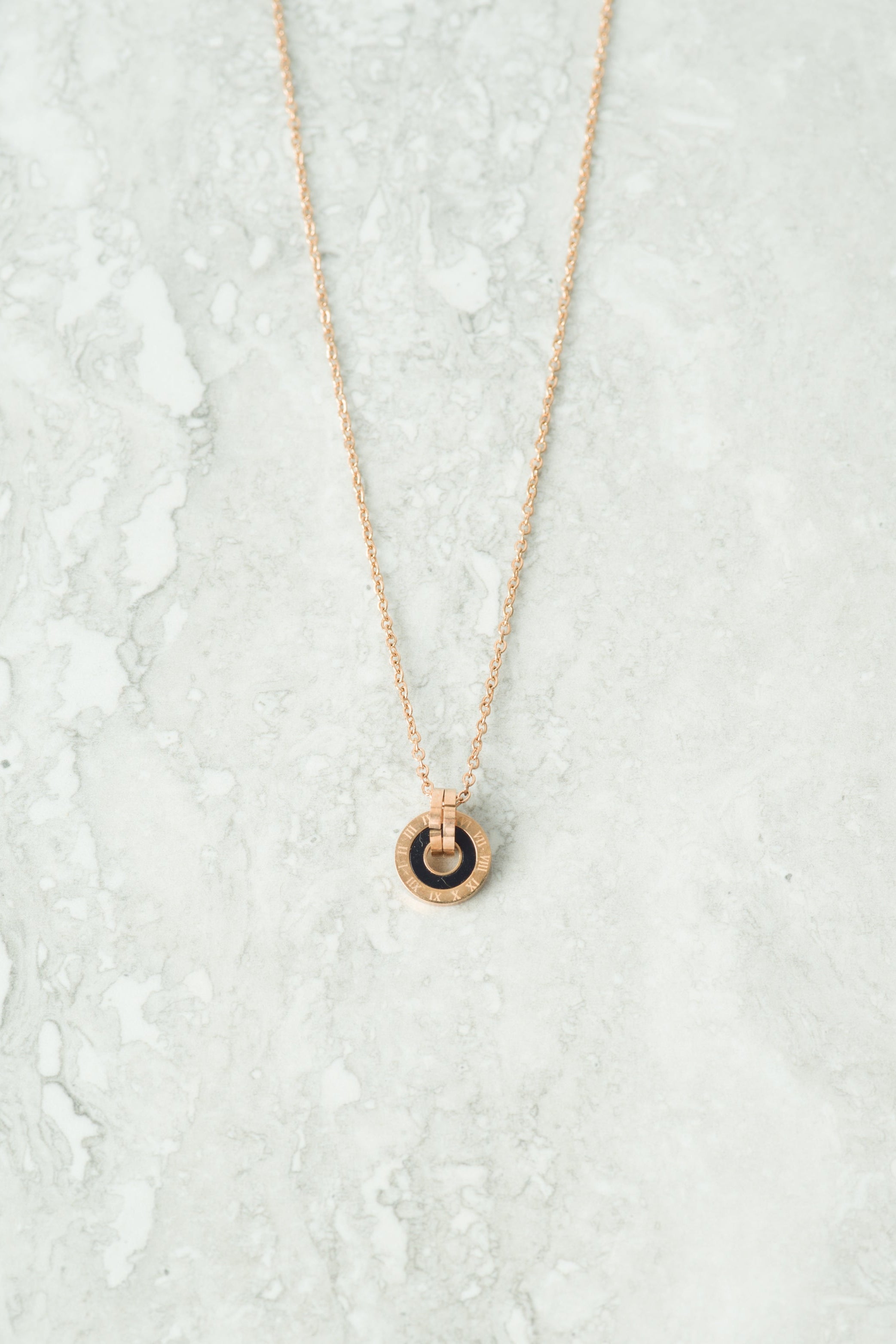 Timeless gold necklace Kabayare
