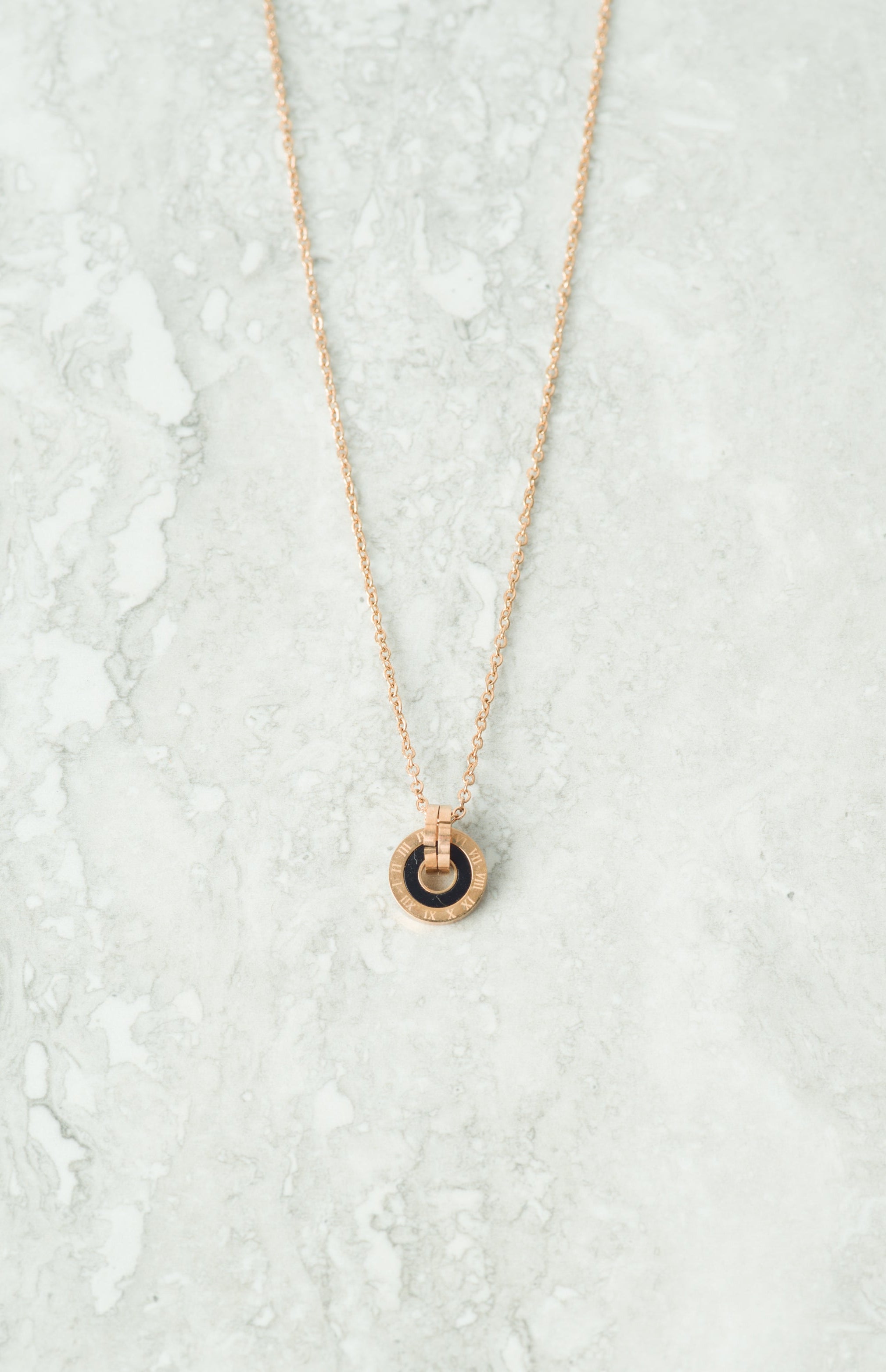 Timeless gold necklace Kabayare
