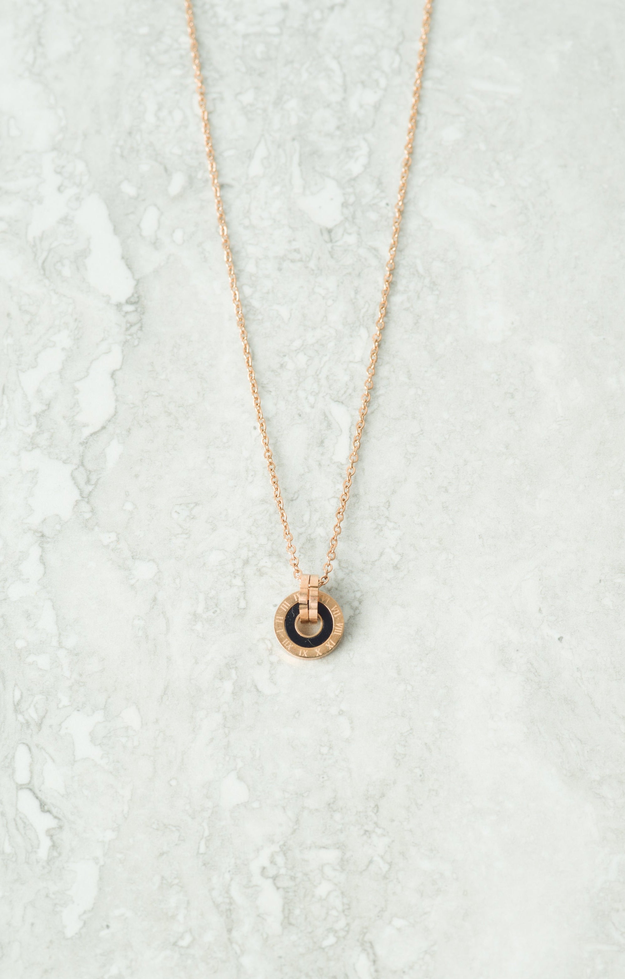 Timeless gold necklace Kabayare
