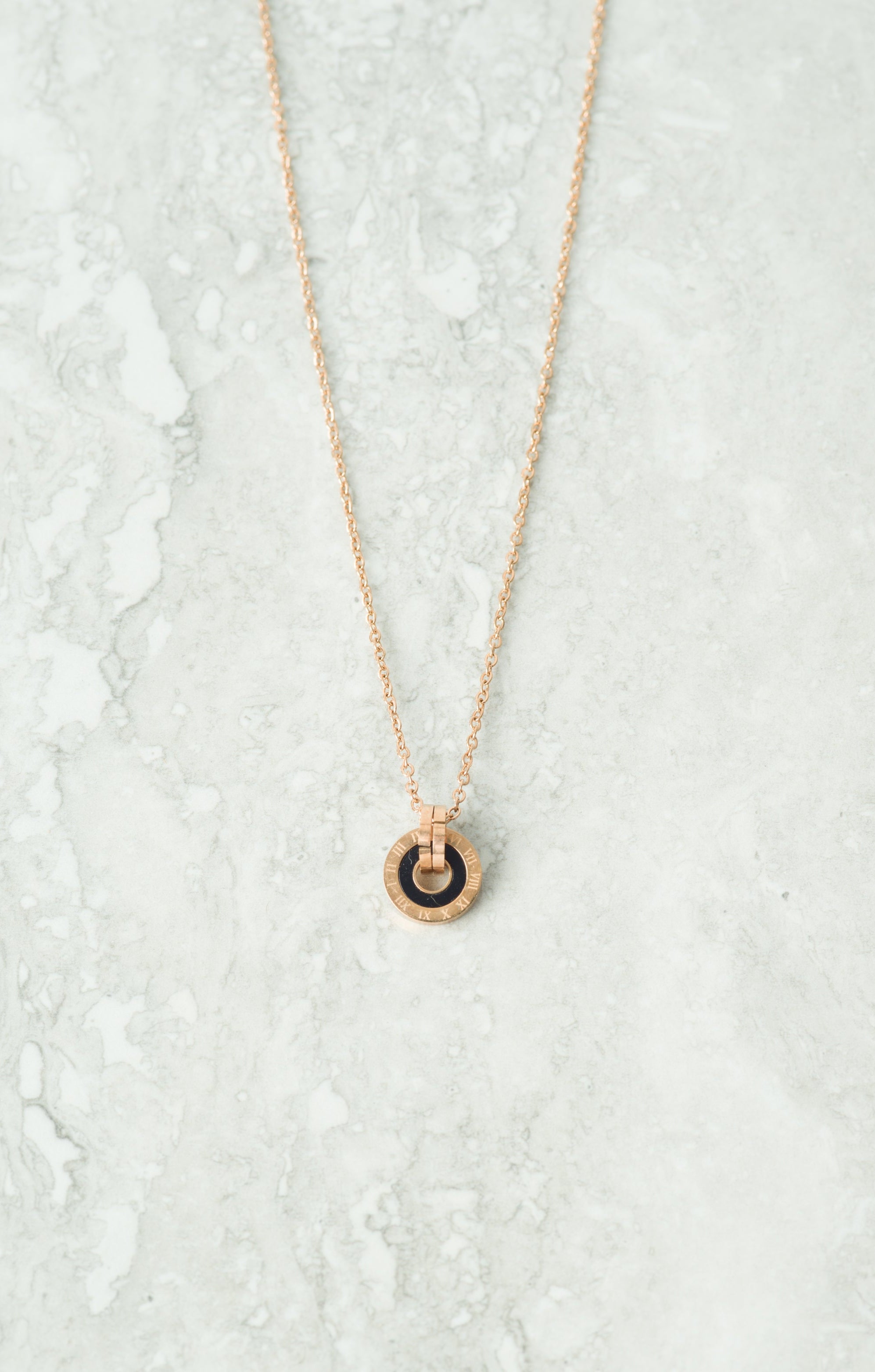 Timeless gold necklace Kabayare