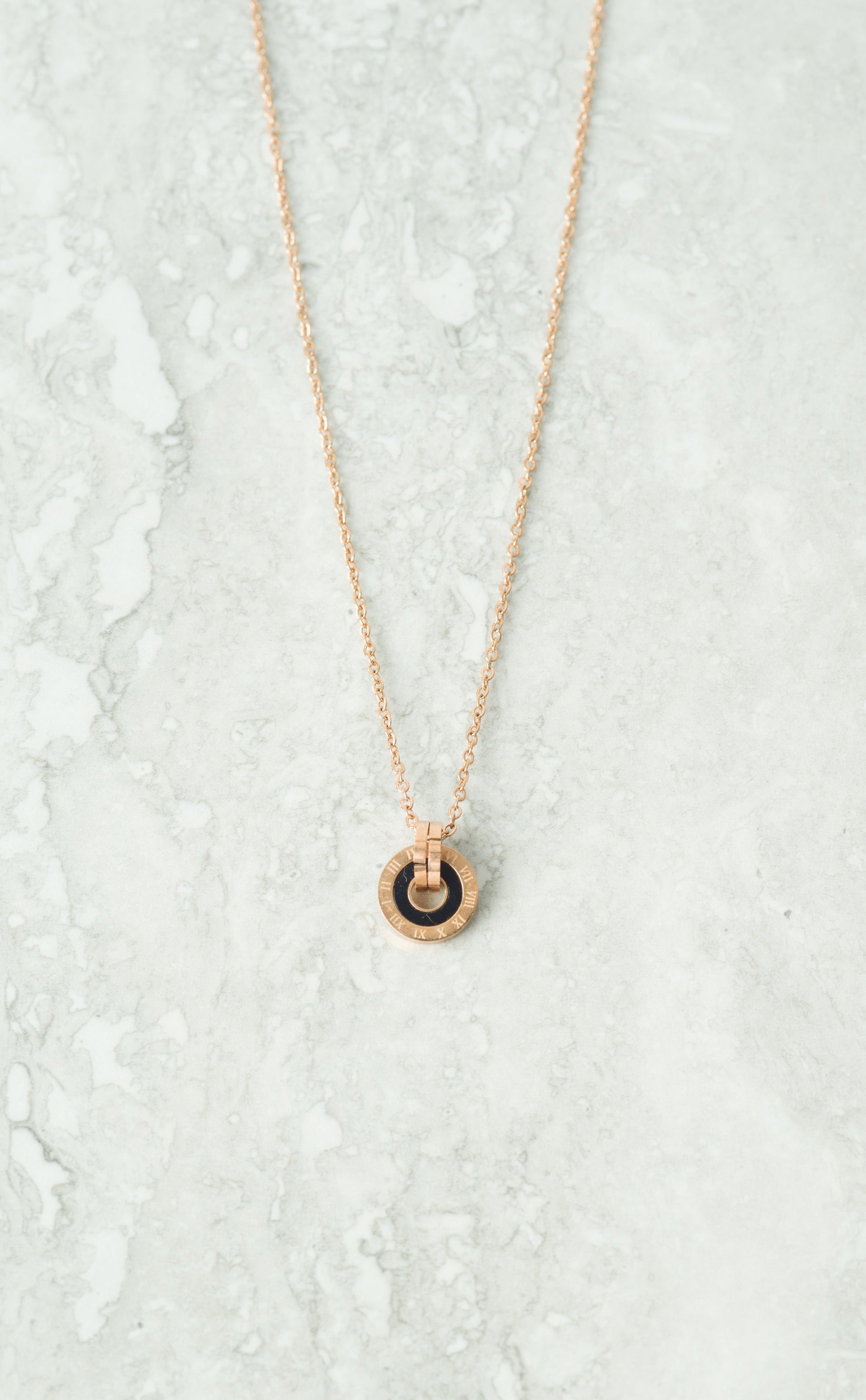 Timeless gold necklace Kabayare