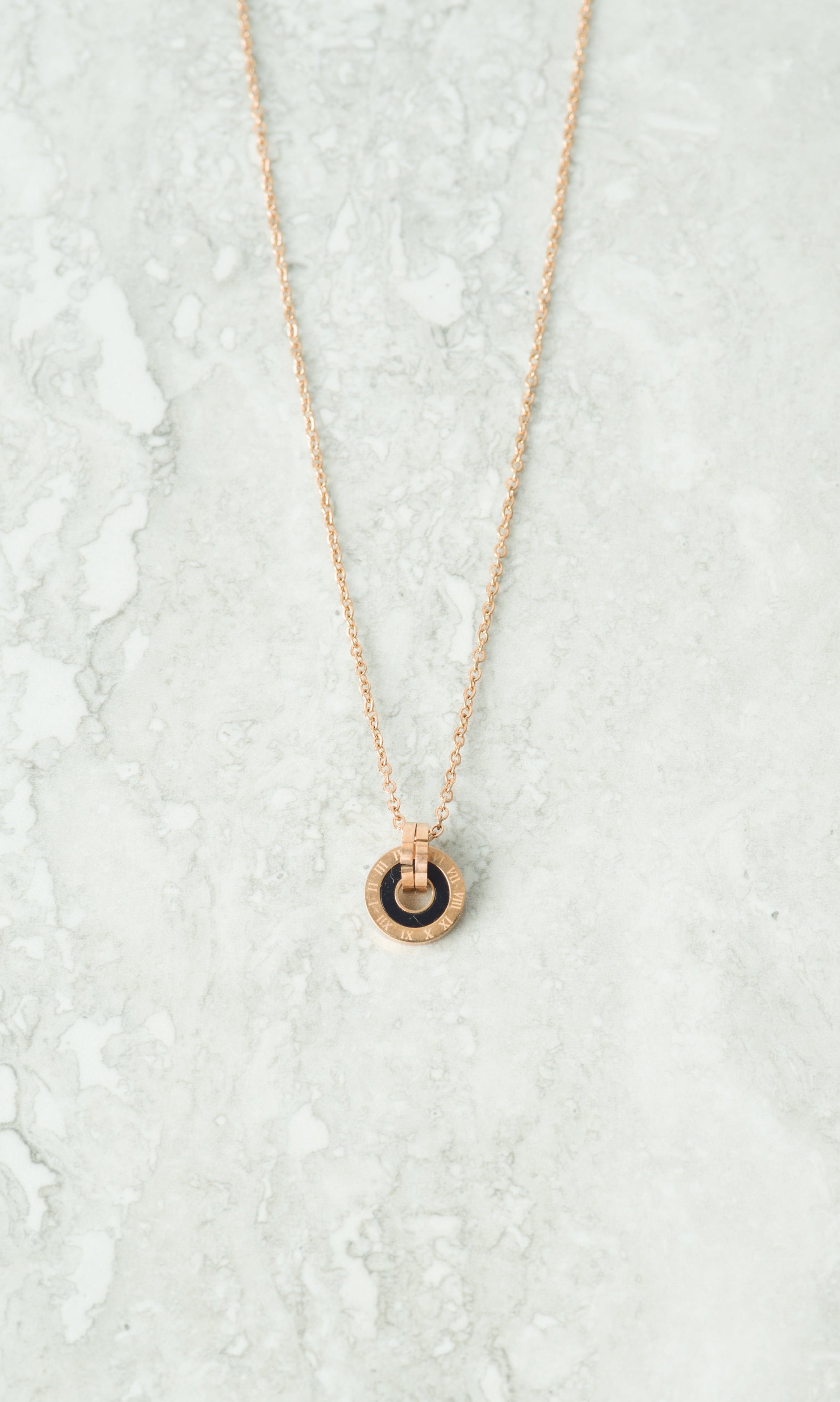 Timeless gold necklace Kabayare