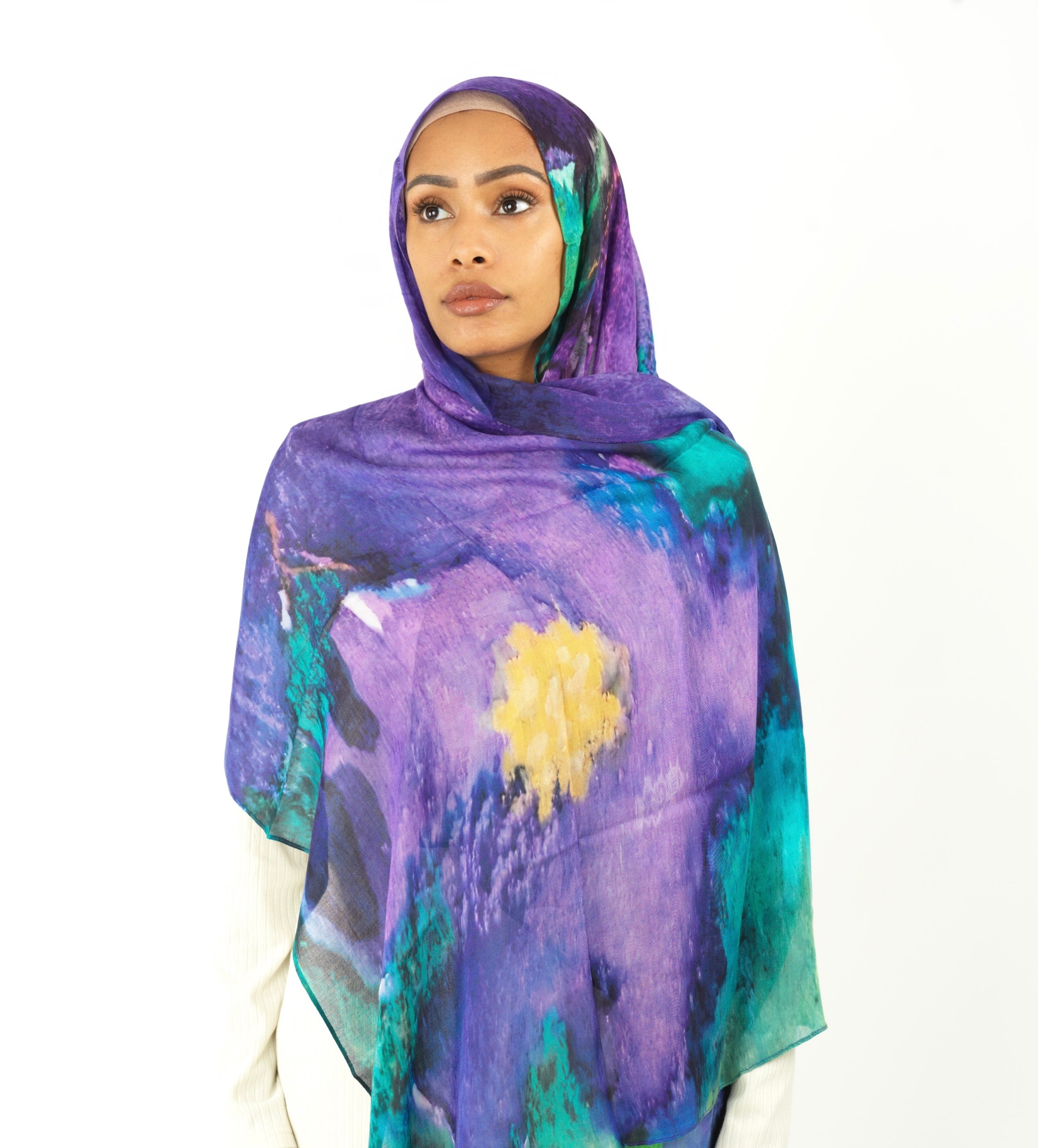 Julia art modal print hijab Kabayare